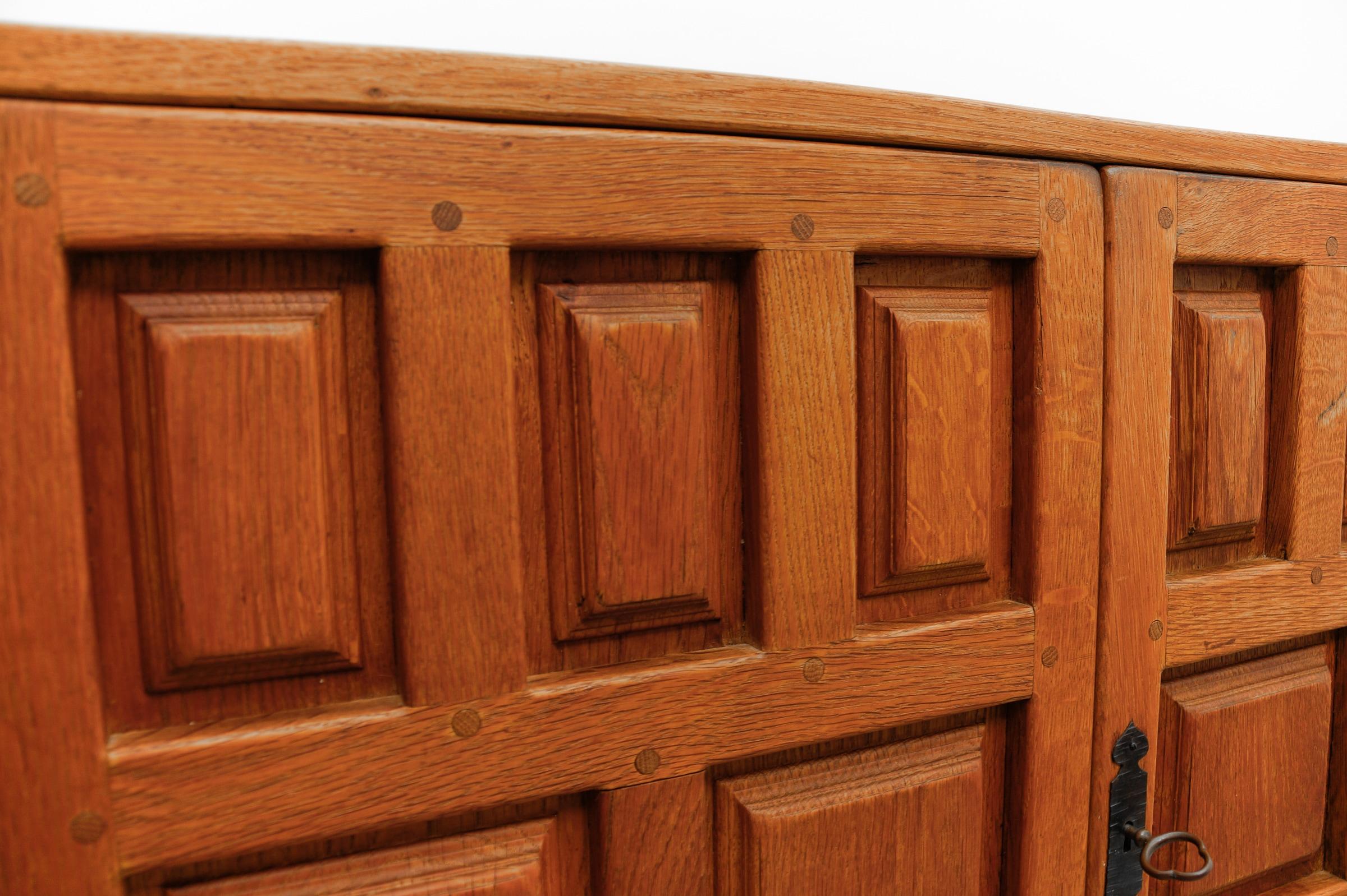 Large screwless sideboard made of carved oak, Spain, 1960s For Sale 3