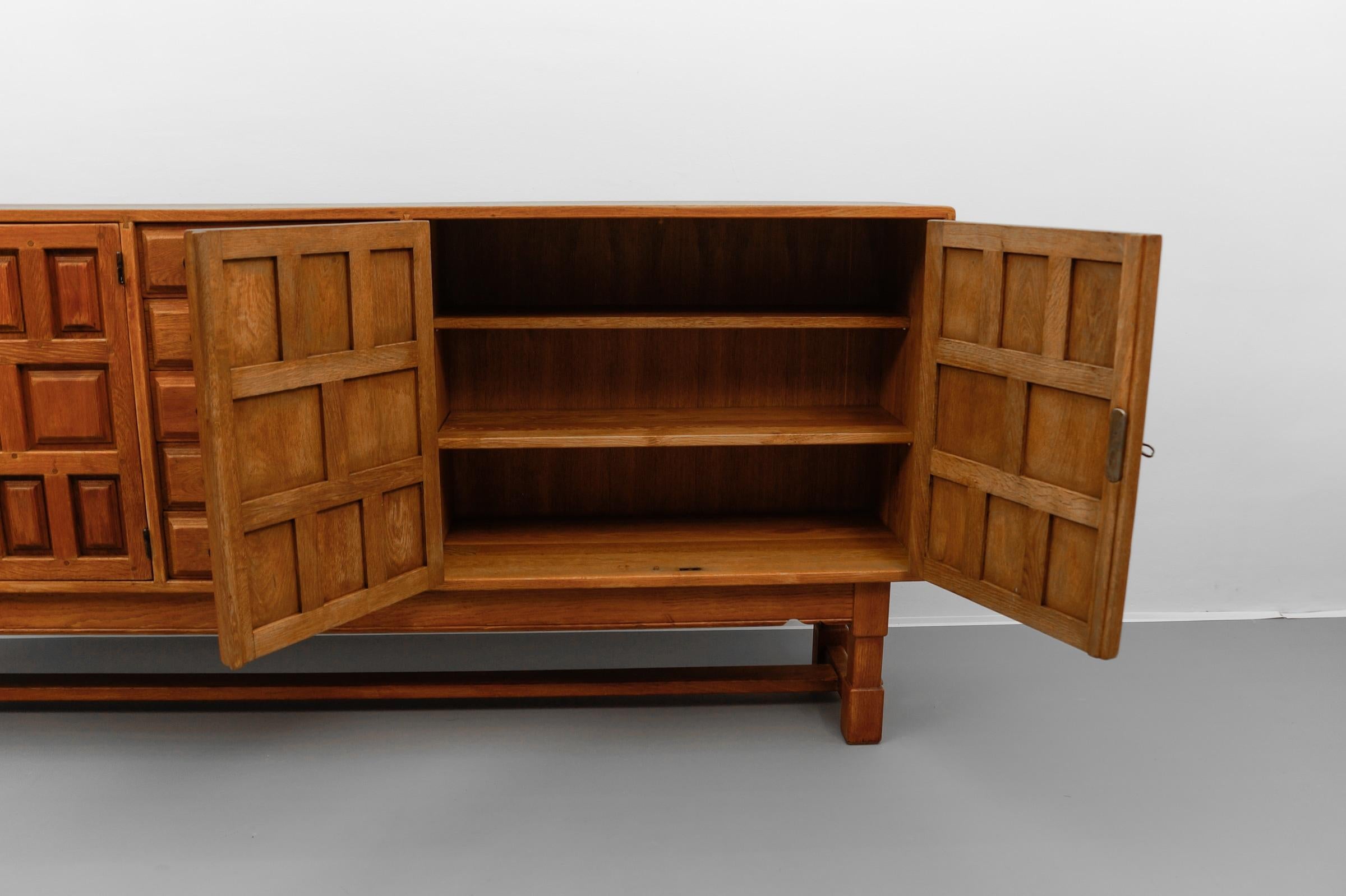 Large screwless sideboard made of carved oak, Spain, 1960s For Sale 5