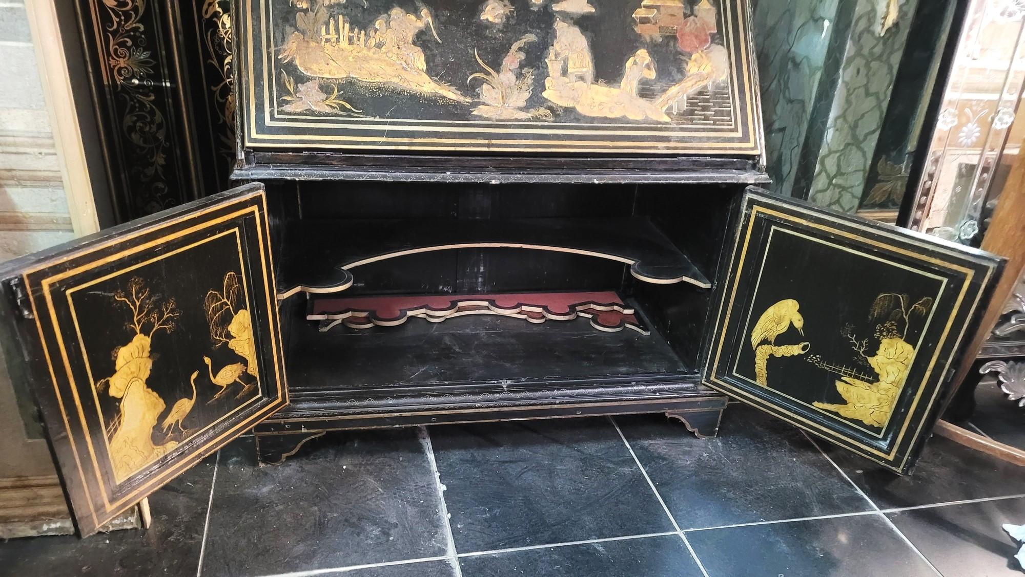 Large Scriban Showcase In Lacquered Wood, Chinoiserie, Late 18th Early 19th Cent For Sale 5