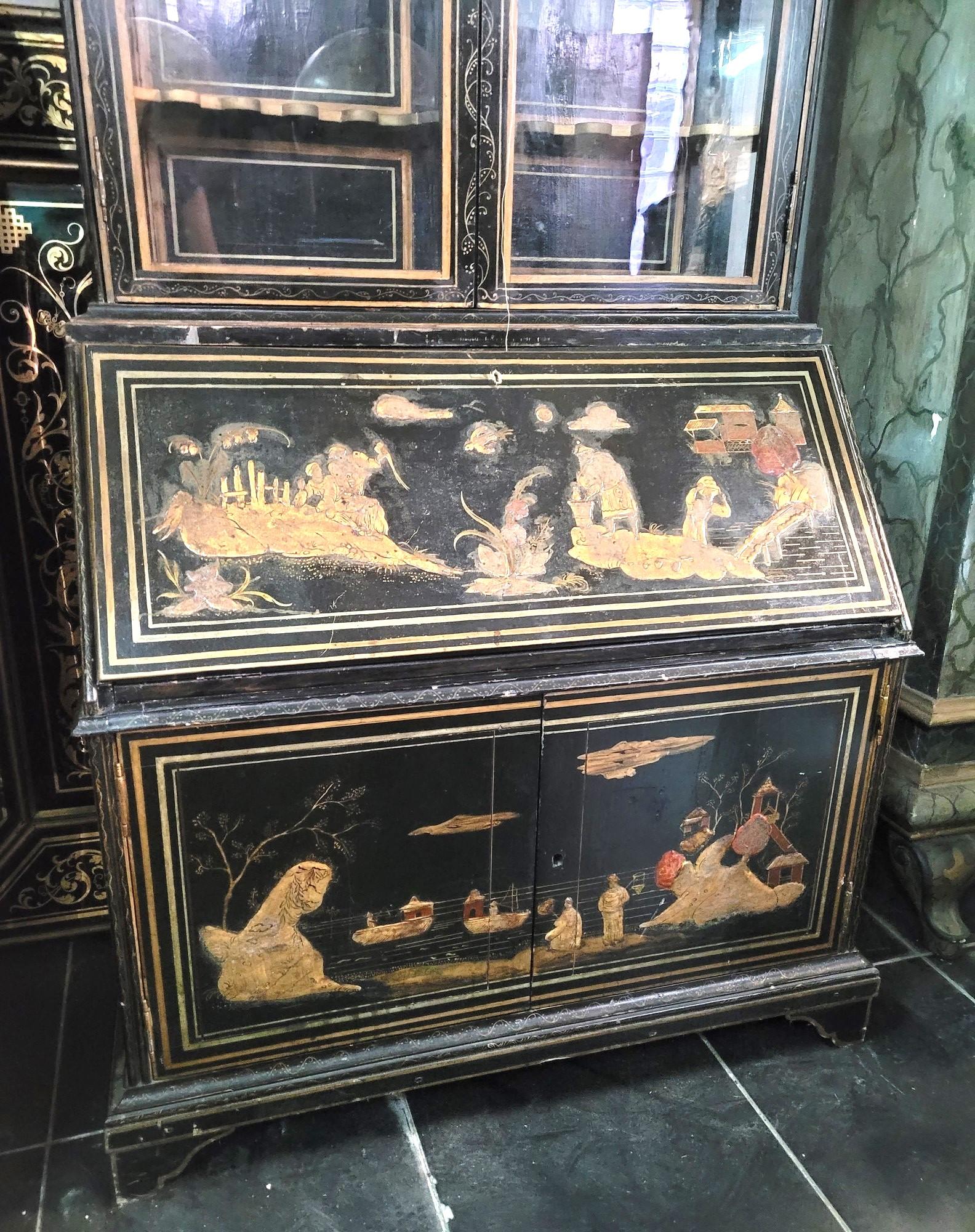 Large Scriban Showcase In Lacquered Wood, Chinoiserie, Late 18th Early 19th Cent In Good Condition For Sale In MARSEILLE, FR