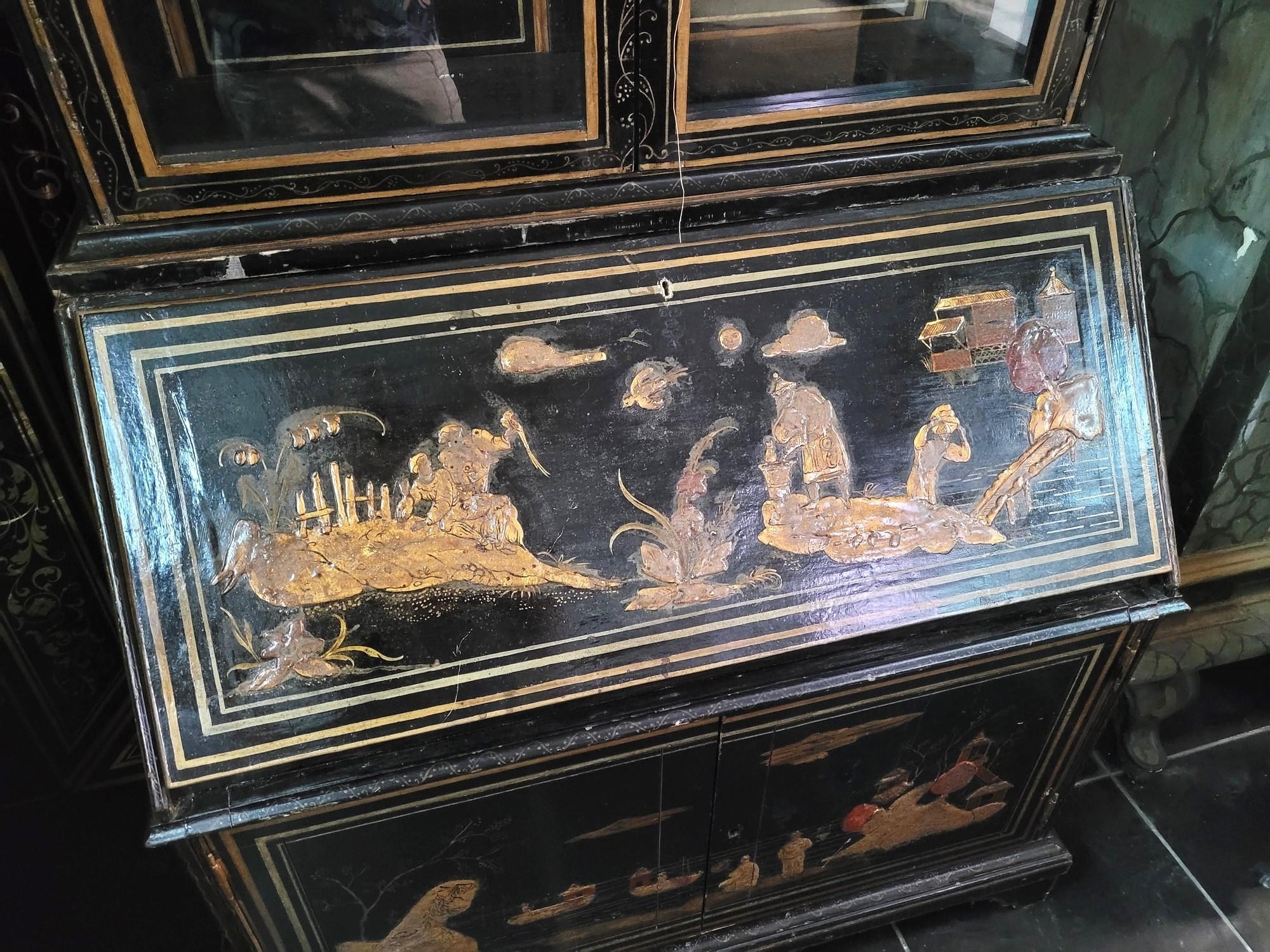Large Scriban Showcase In Lacquered Wood, Chinoiserie, Late 18th Early 19th Cent For Sale 1