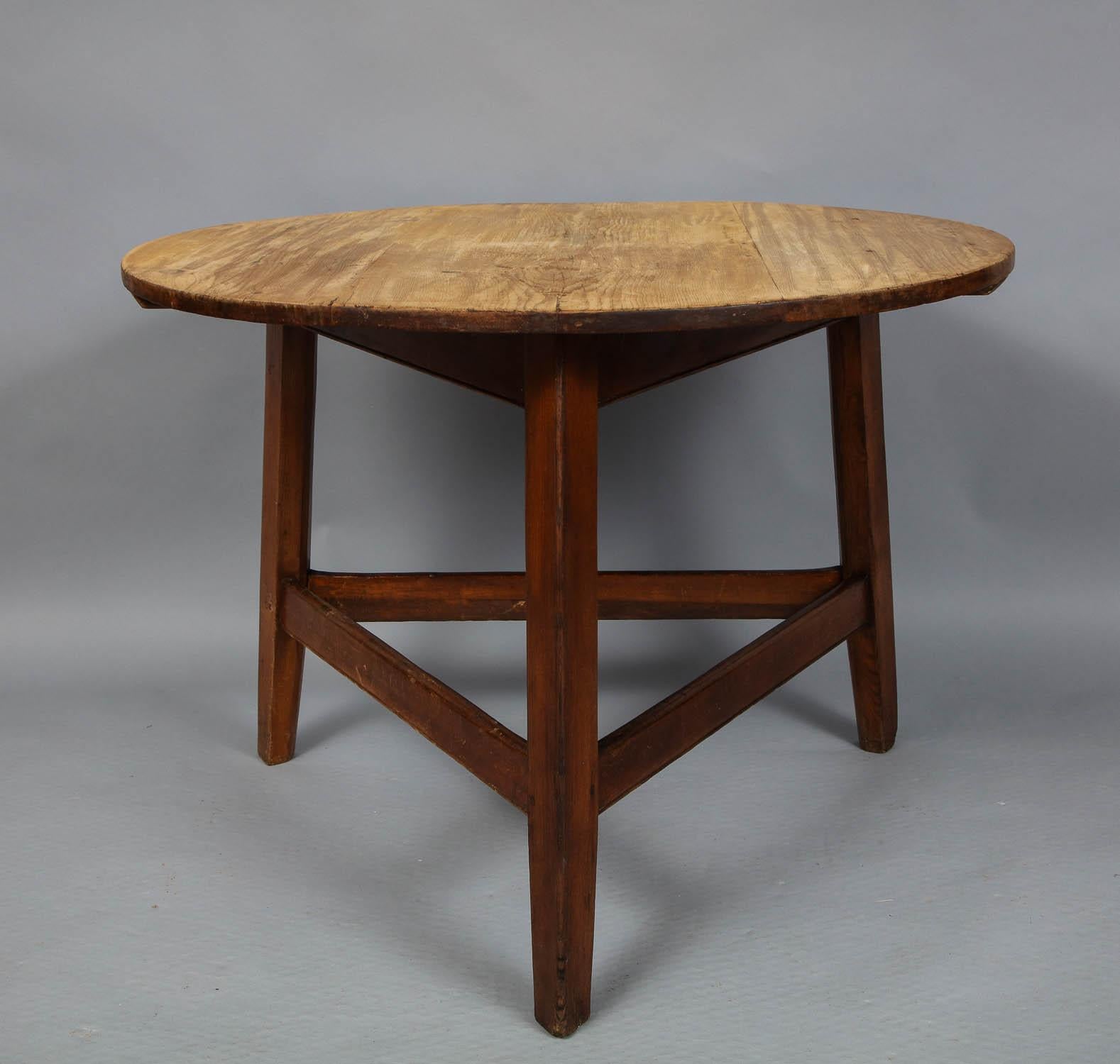 Large Scrubbed Pine and Oak Cricket Table For Sale 6