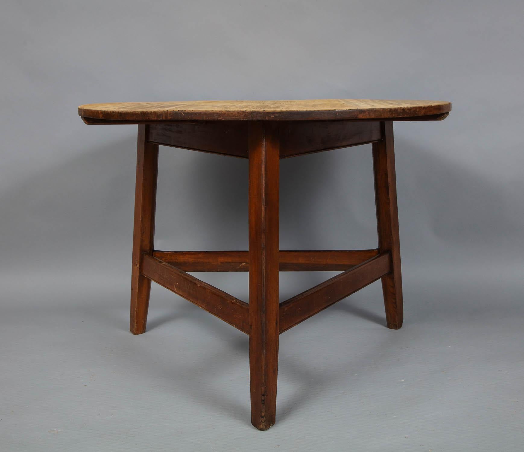 Large Scrubbed Pine and Oak Cricket Table For Sale 7
