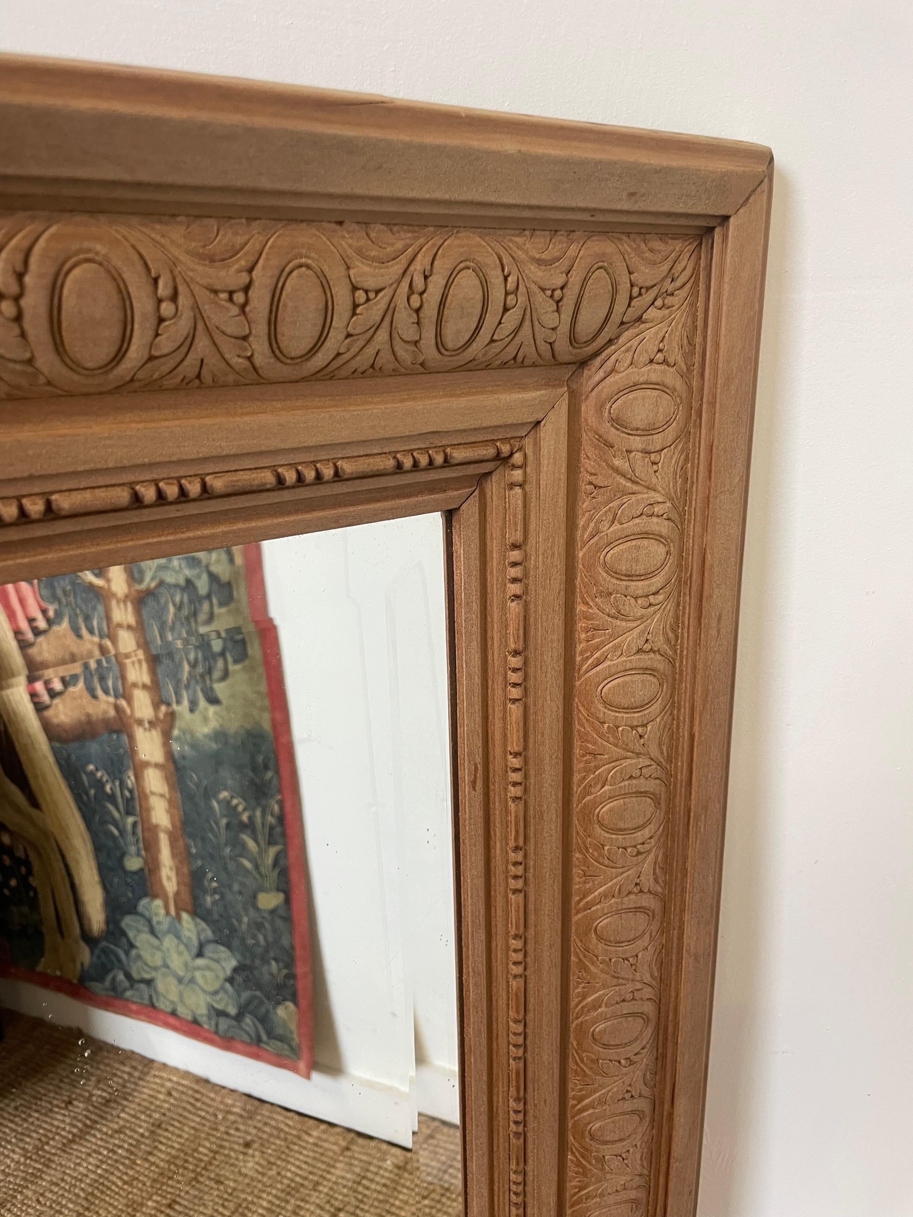 Large scrubbed walnut wall mirror  In Good Condition For Sale In Budleigh Salterton, GB
