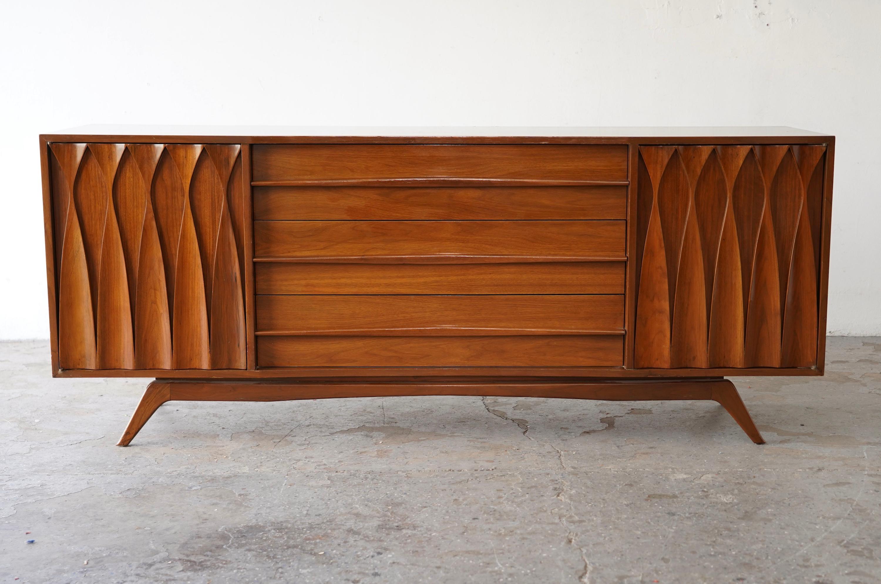Large  Sculpted Walnut Mid-Century Modern Credenza For Sale 8
