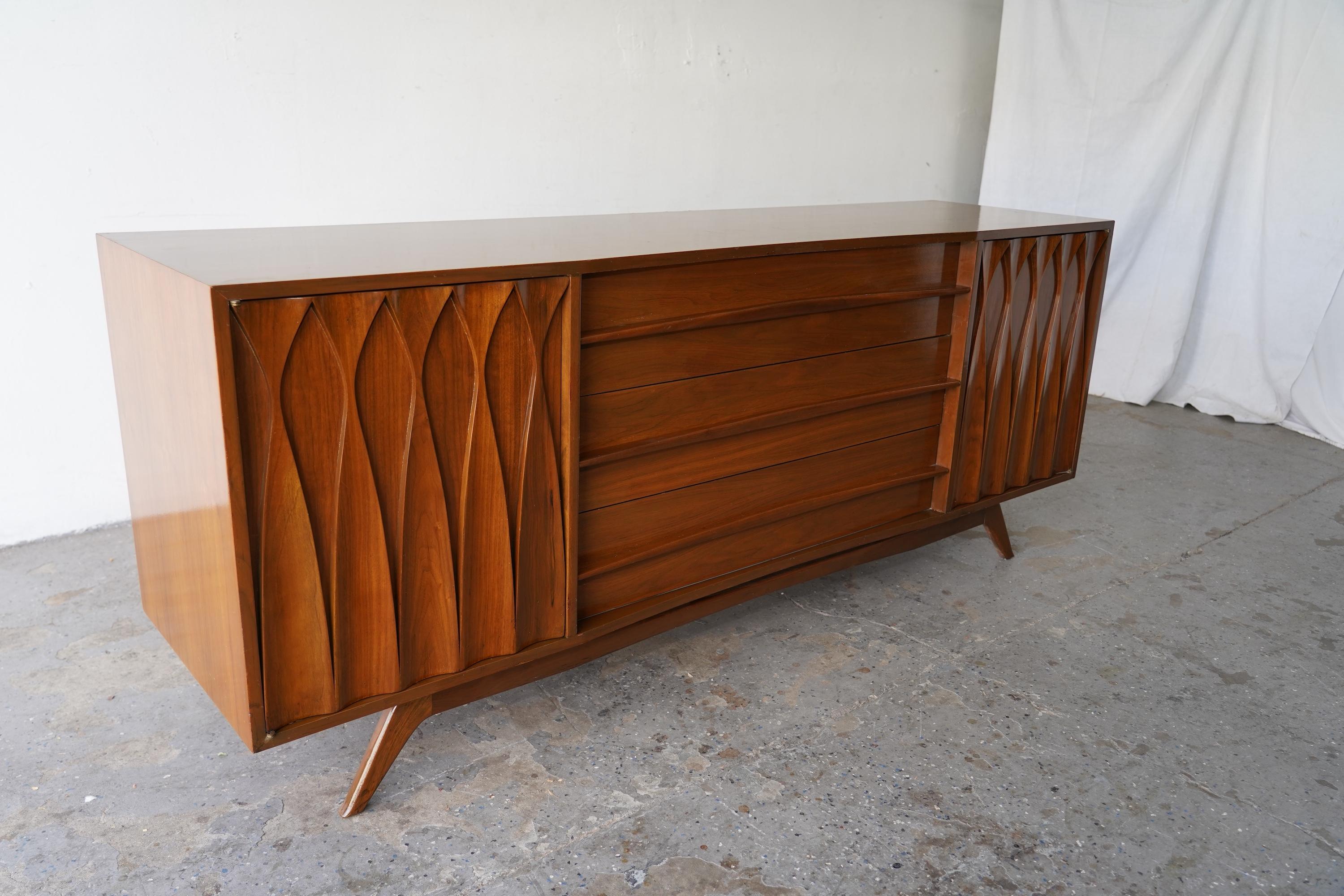 Large  Sculpted Walnut Mid-Century Modern Credenza For Sale 9