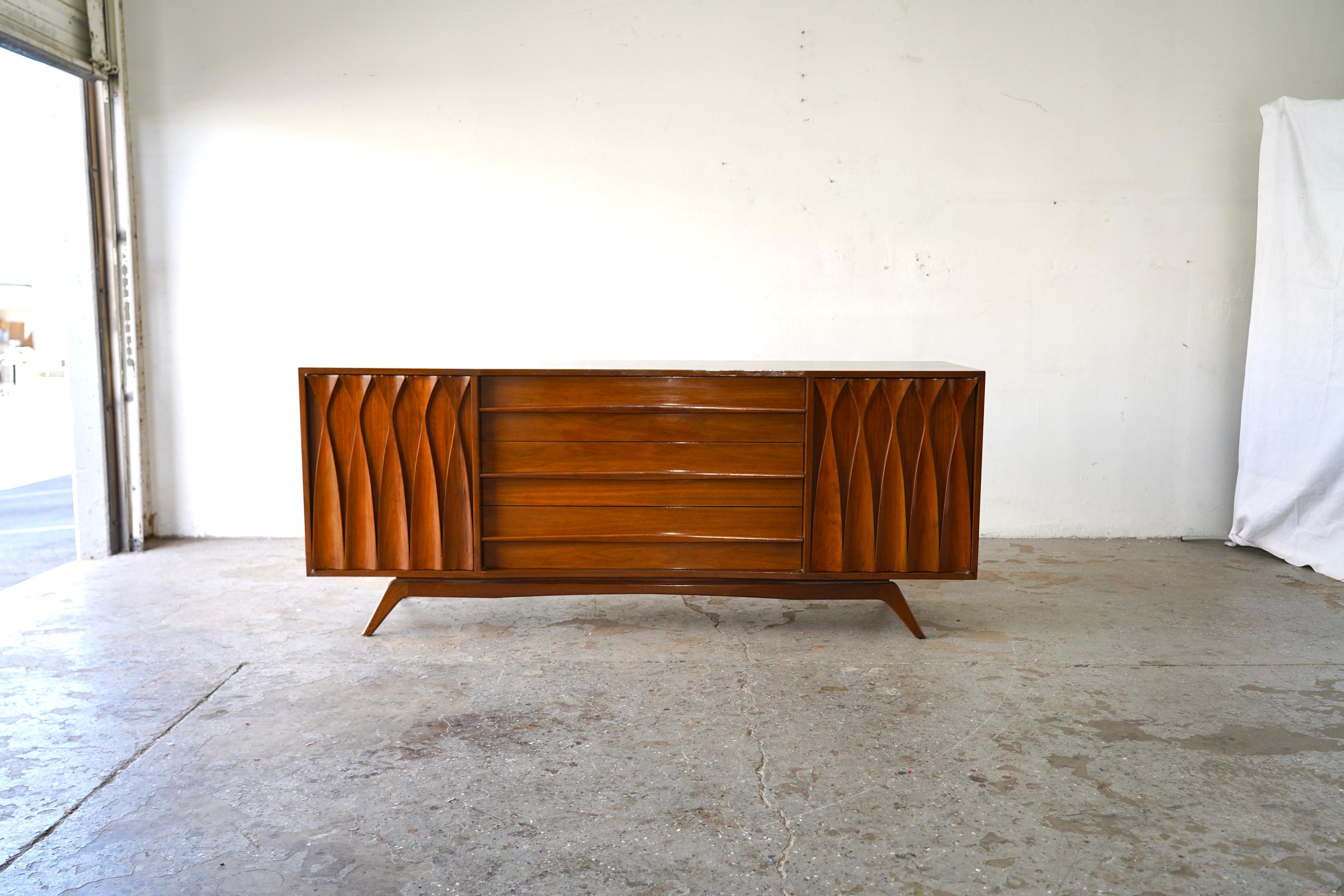 Large  Sculpted Walnut Mid-Century Modern Credenza For Sale 10