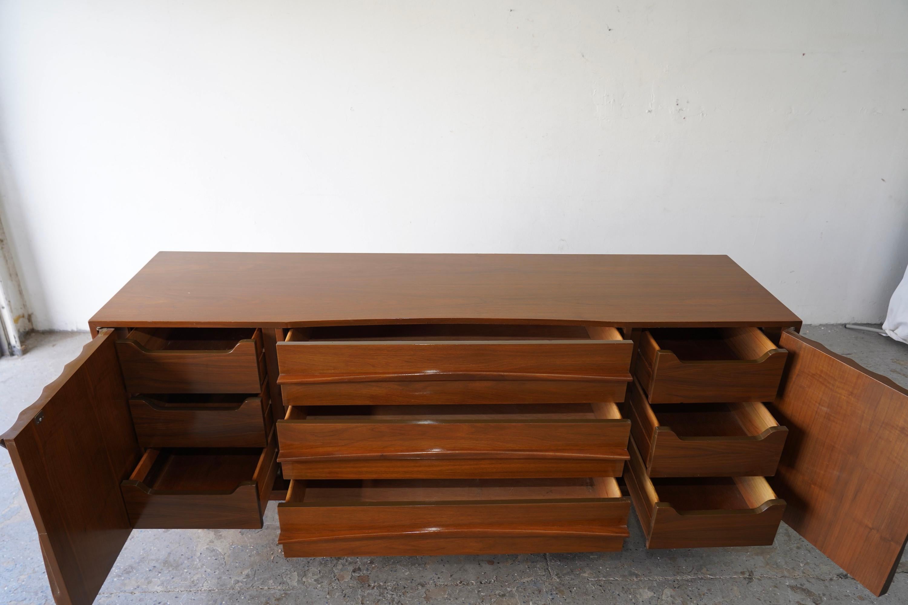 Large  Sculpted Walnut Mid-Century Modern Credenza For Sale 1