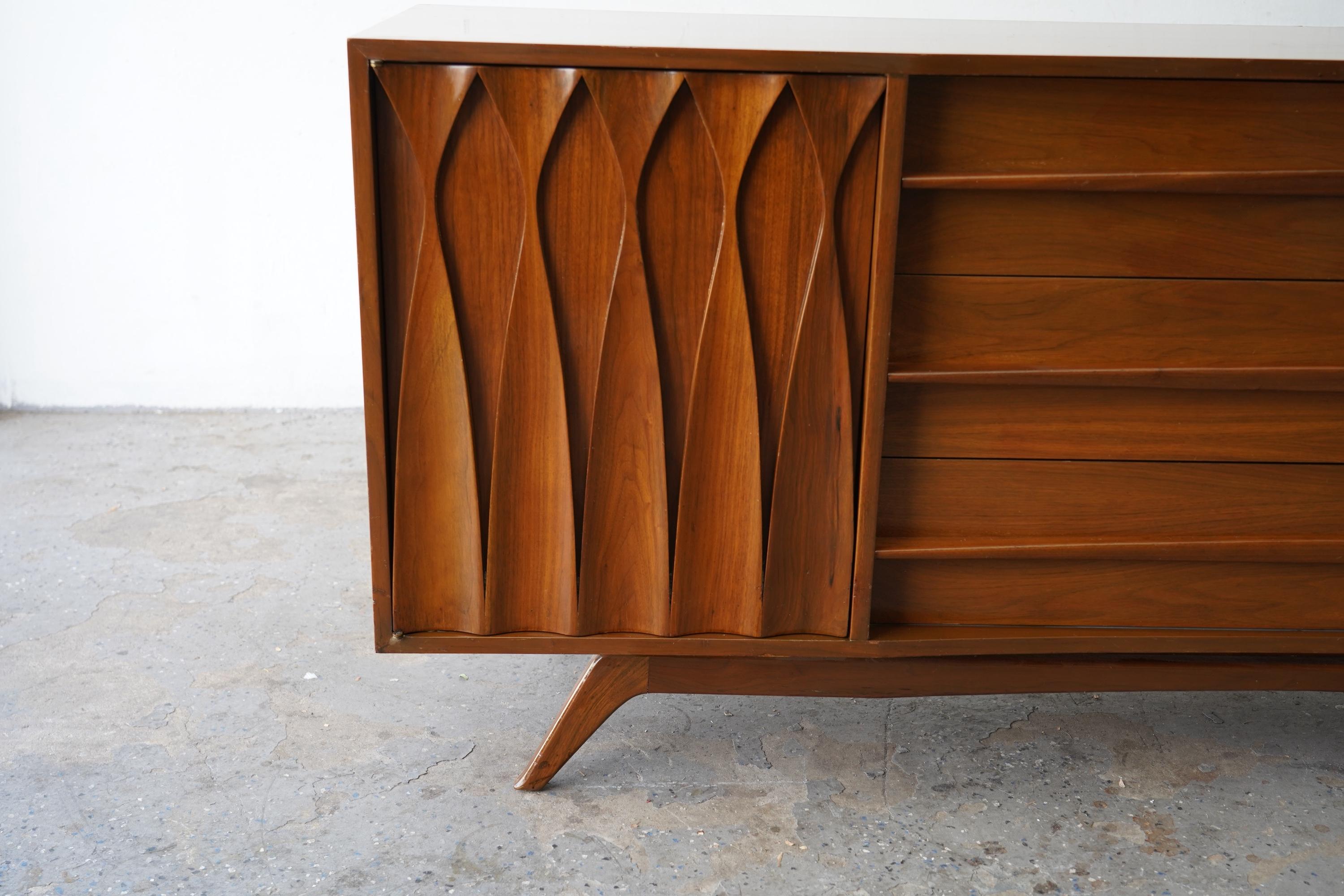 Large  Sculpted Walnut Mid-Century Modern Credenza For Sale 2