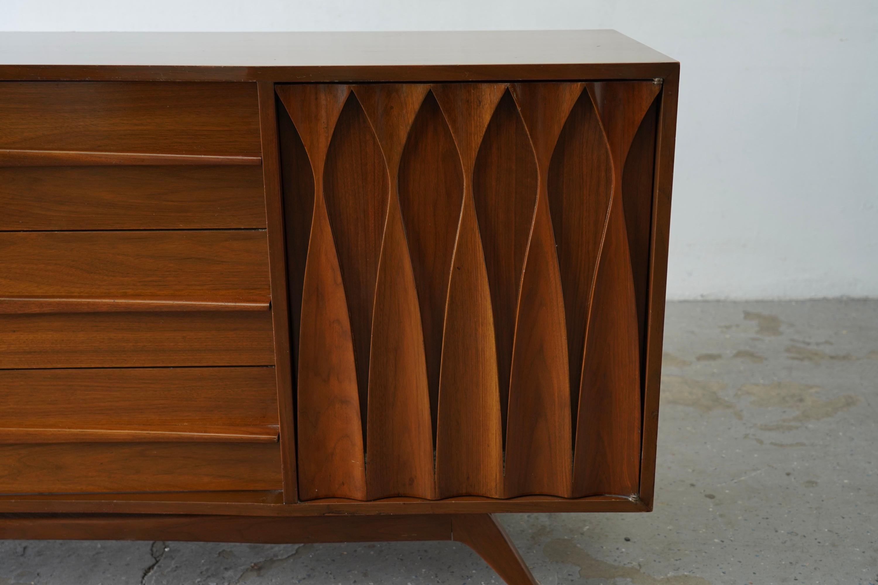 Large  Sculpted Walnut Mid-Century Modern Credenza For Sale 4