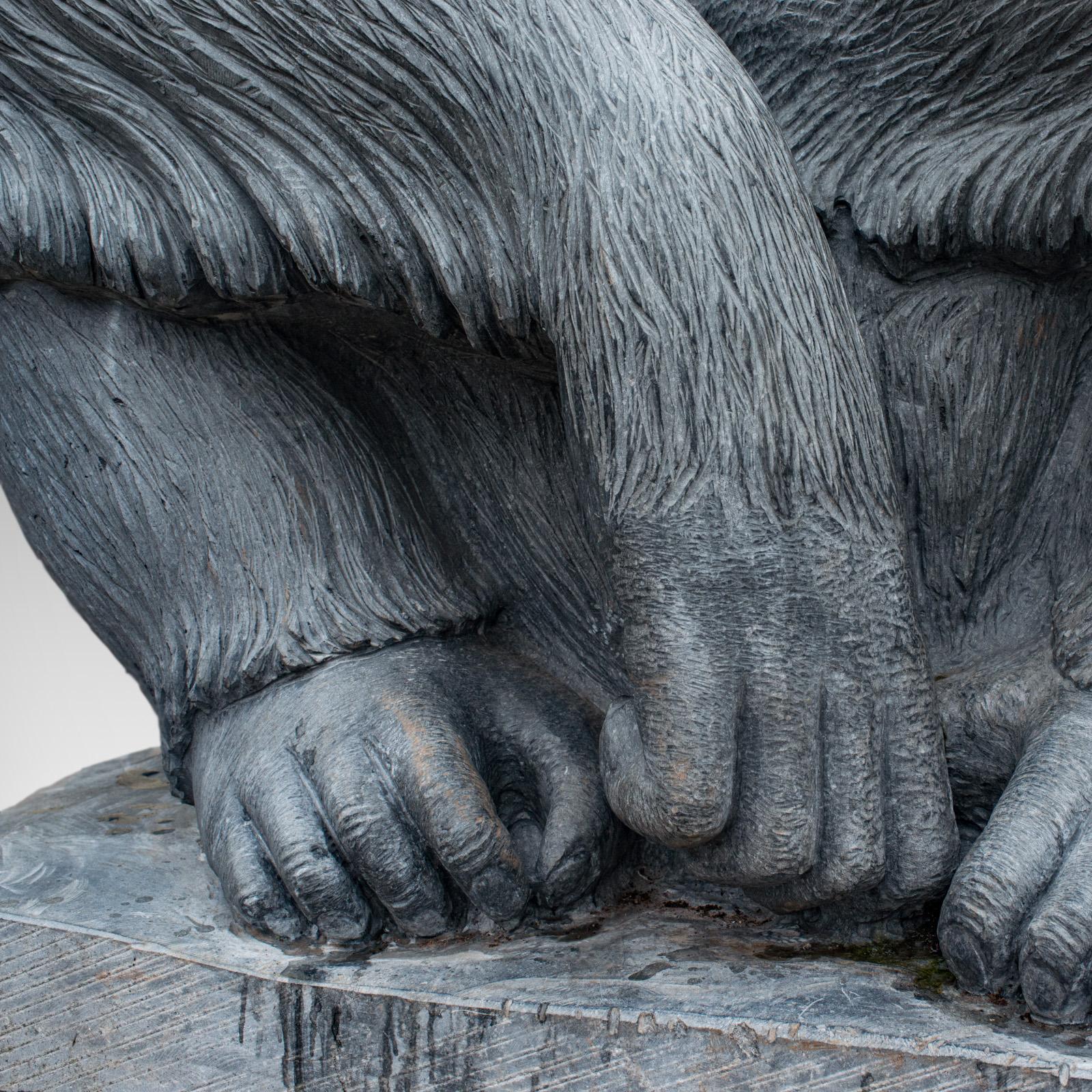 Große skulpturale Marmorstatue Shabani Lowland Gorilla von Dominic Hurley, Skulpturales Kunstwerk im Angebot 2