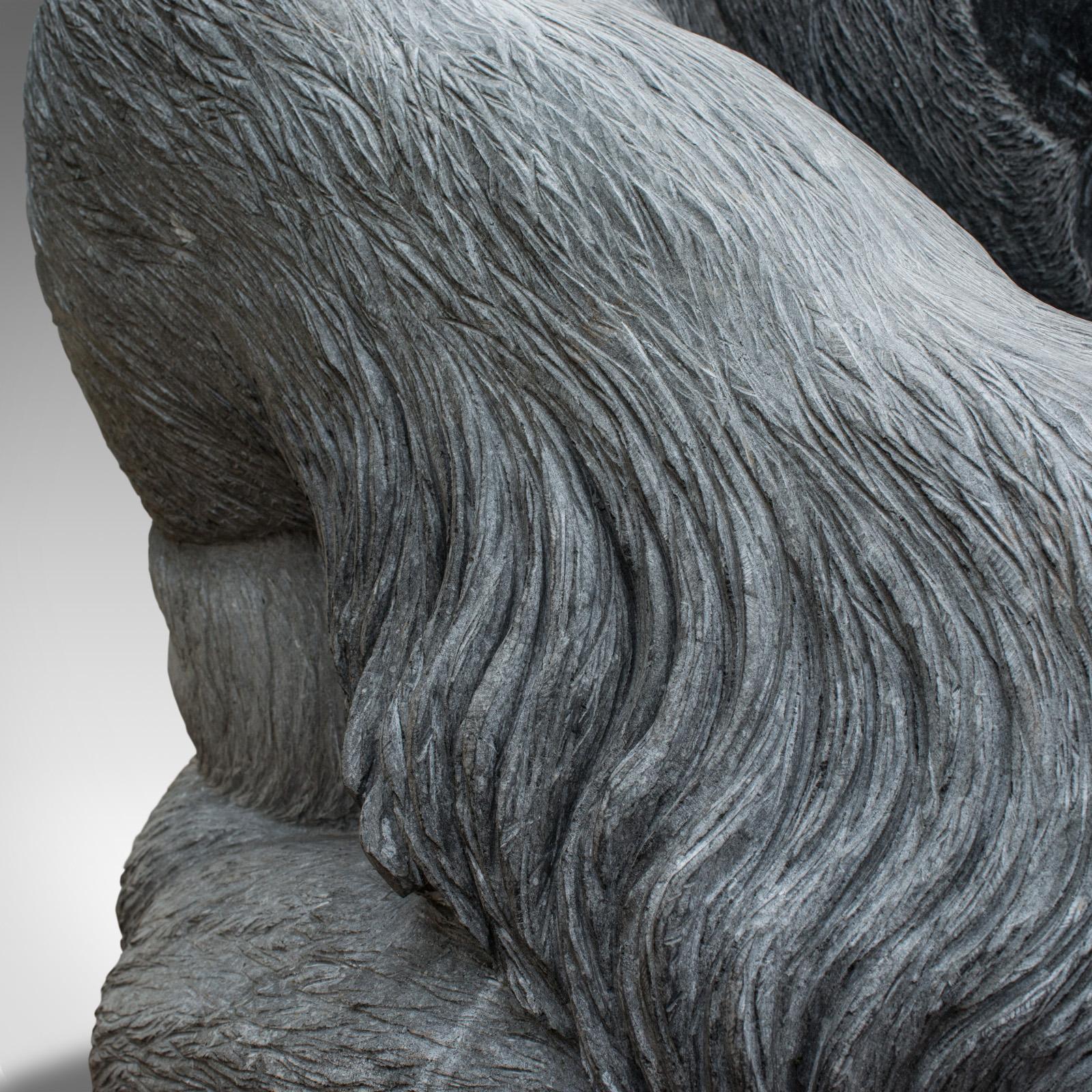 Grande statue sculpturale en marbre Shabani Lowland Gorilla de Dominic Hurley en vente 2