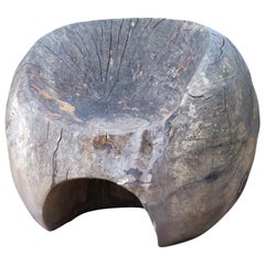 Grande chaise de jardin sculpturale circulaire en bois de frêne faite sur mesure "Pebble"