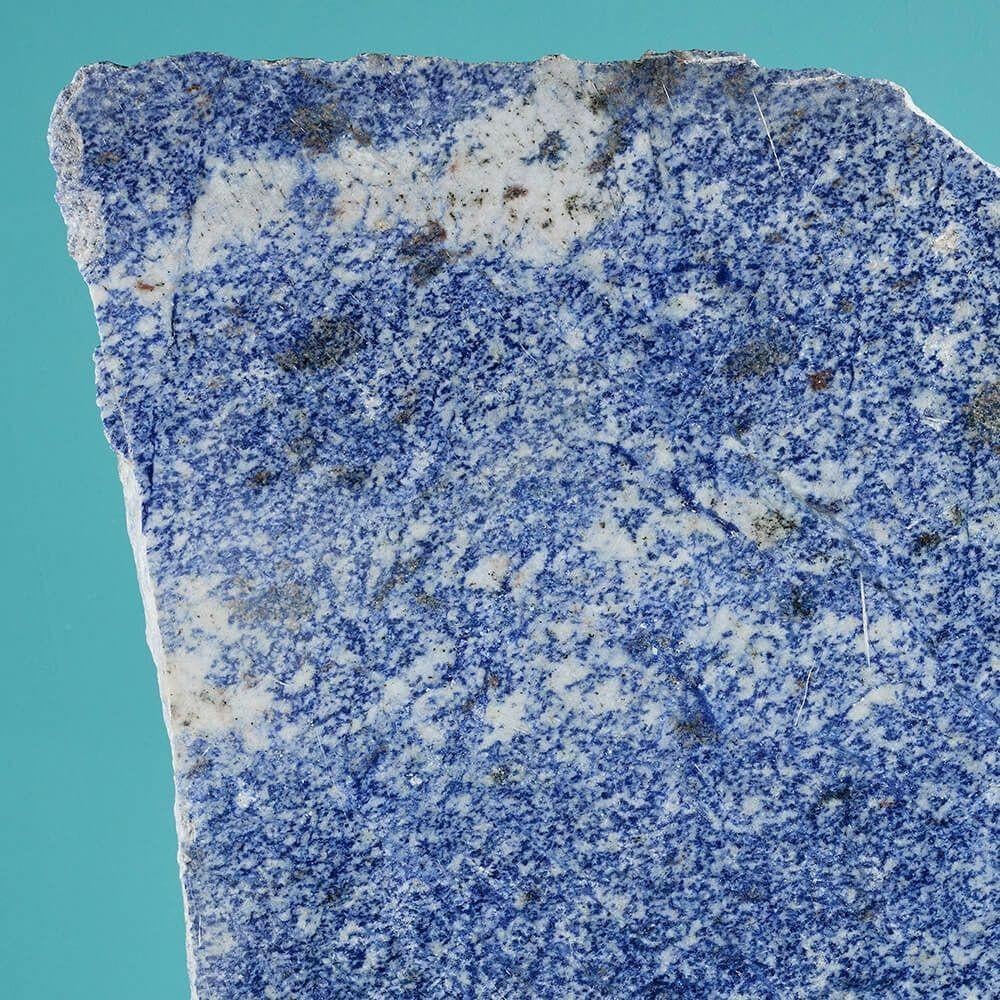 Grande esemplare scultoreo di Sodalite blu In condizioni discrete in vendita a Wormelow, Herefordshire