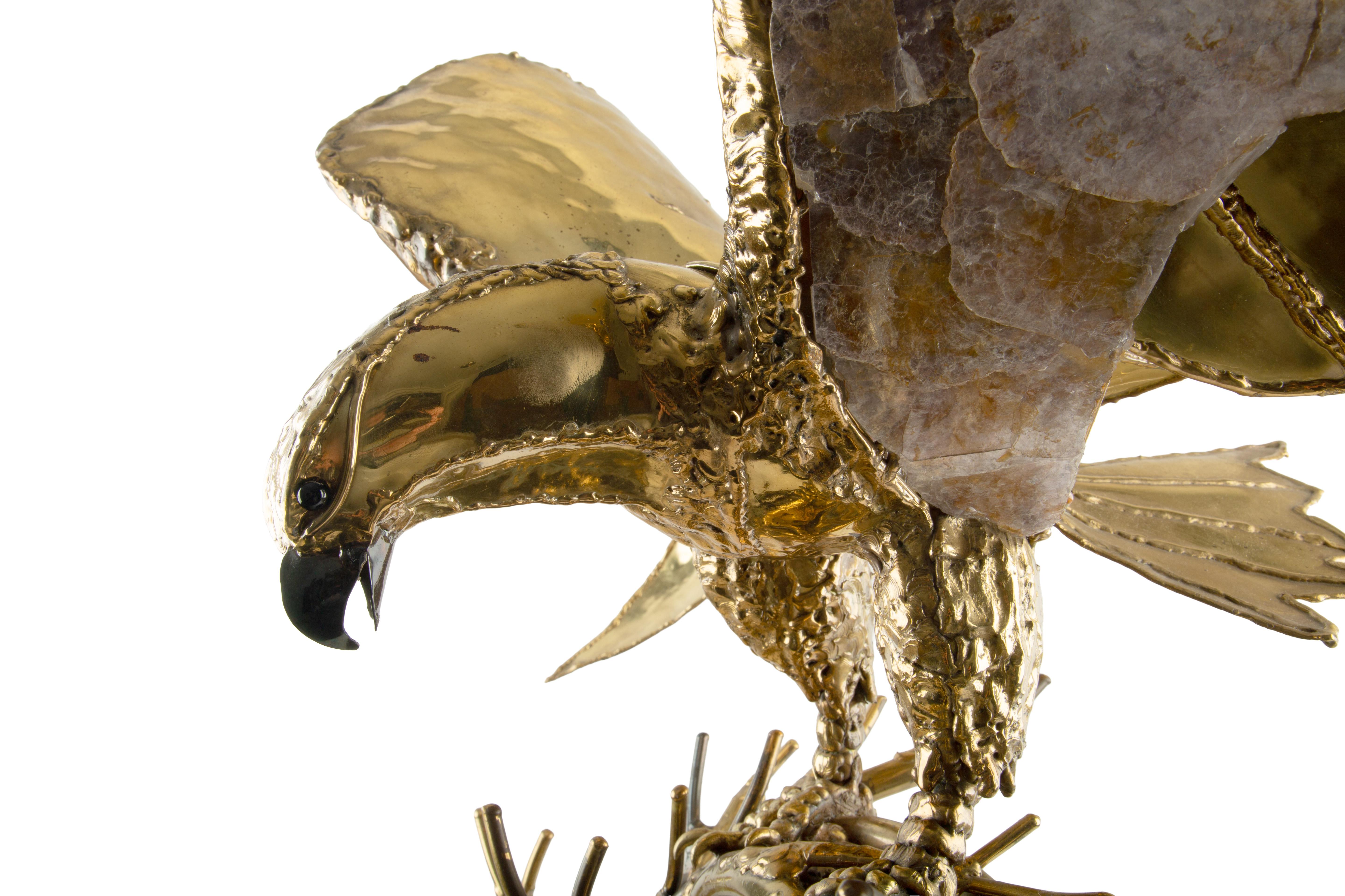 Gran lámpara águila escultórica de latón con geoda de amatista, años 70 en venta 1
