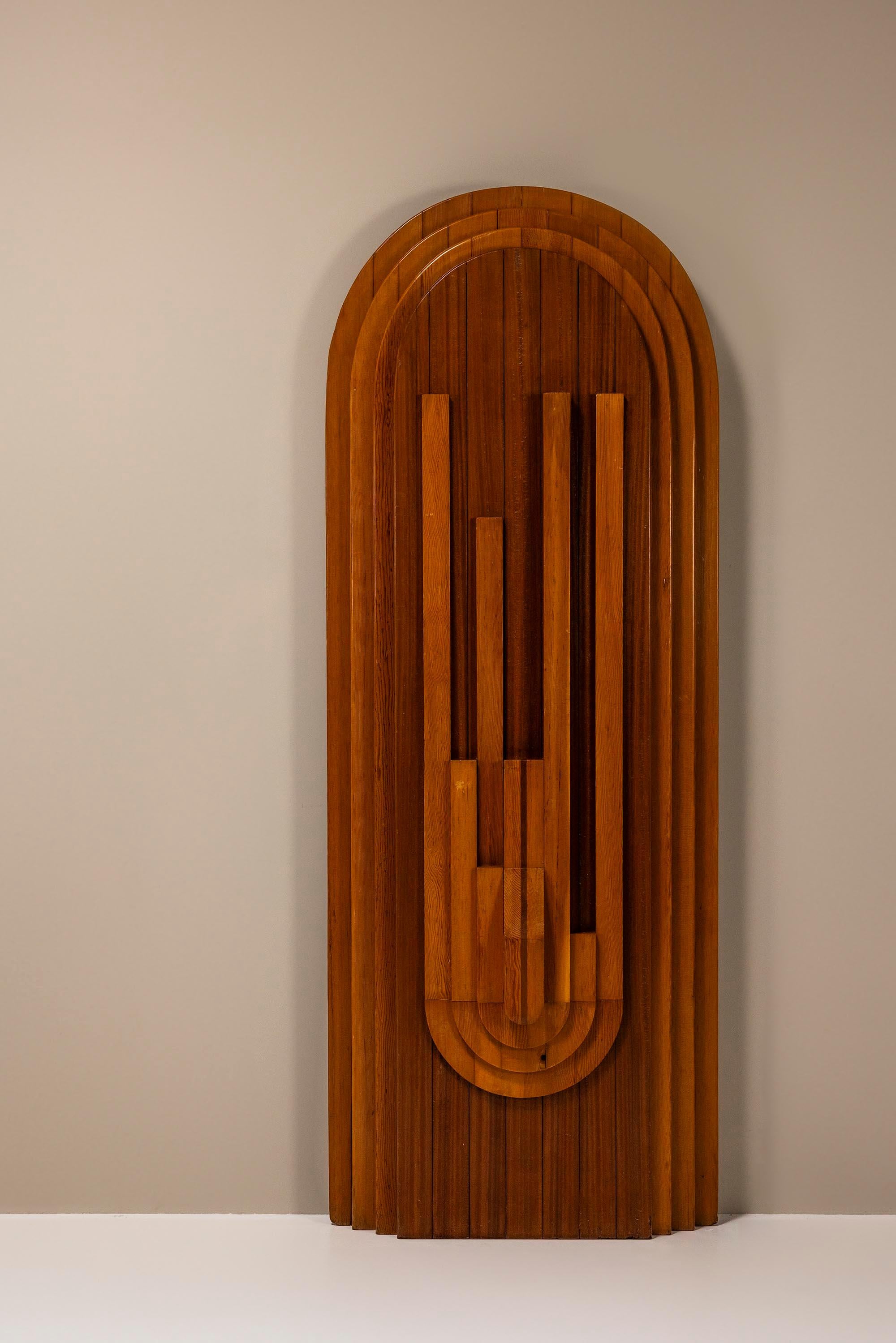 Mid-Century Modern Large Sculptural Brutalist Wall Panel in Teak and Pine, Italy 1970s For Sale