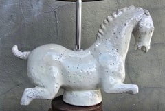 Lámpara de mesa grande con forma de caballo, de cerámica y estilo escultural, estilo «Mid-Century Modern», 33,9 pulgadas.