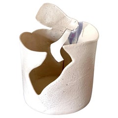Grande vaso scultoreo in ceramica di Richard Devore in mostra e pubblicato