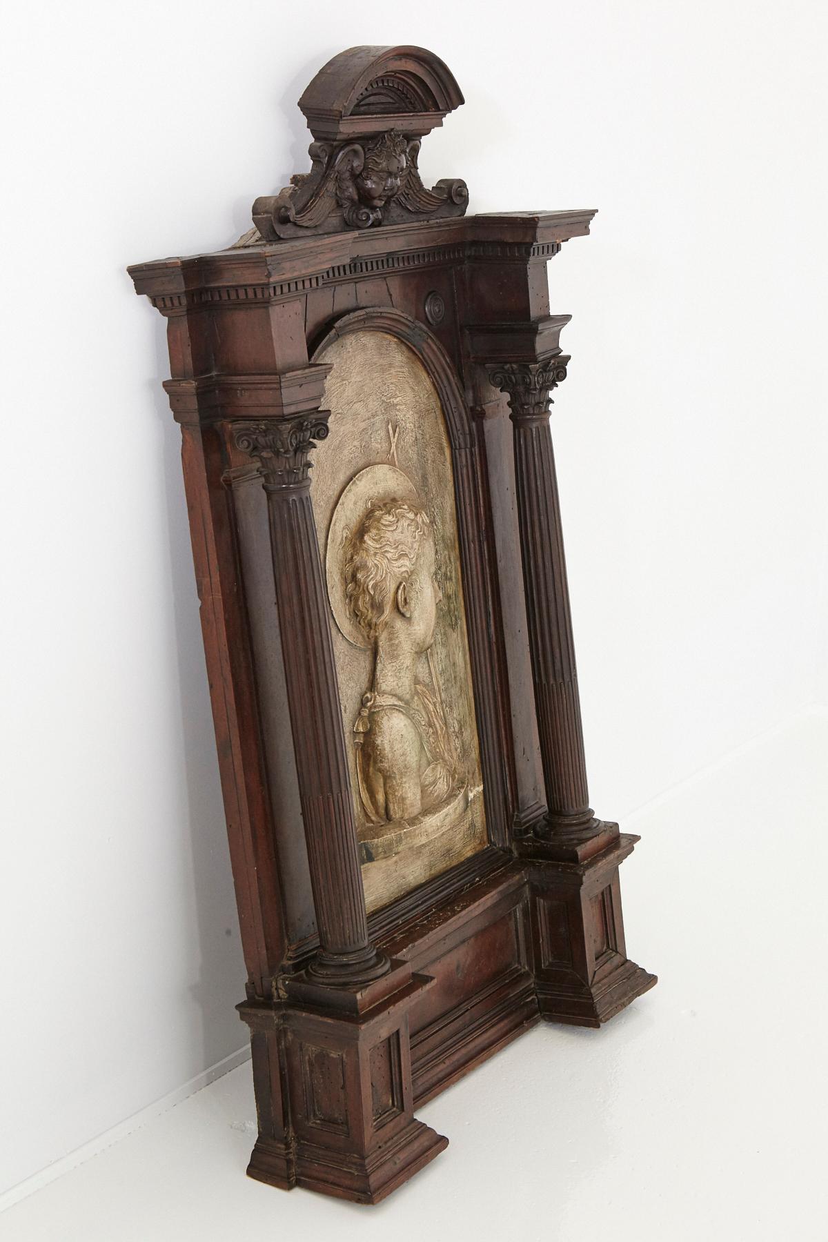 Hand-Carved Large Sculptural Italian Baroque Tabernacle Frame, Late 18th Century For Sale