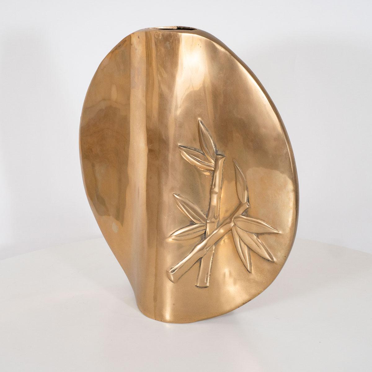 Large sculptural Japanese Brass Vase In Good Condition For Sale In Tarrytown, NY