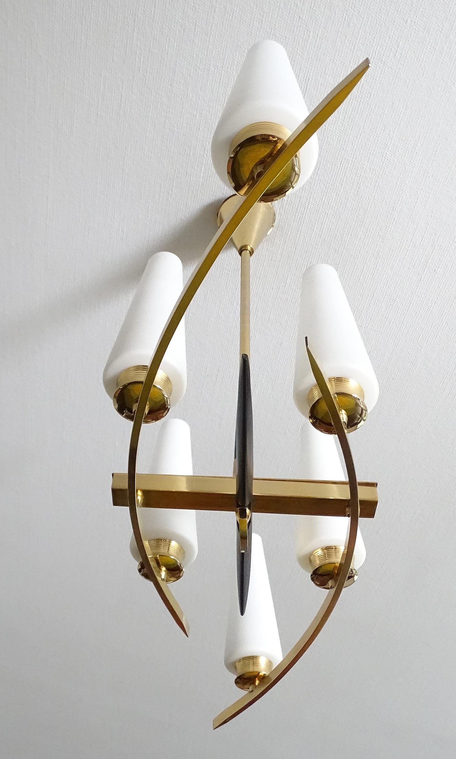 Large  Maison Arlus Brass Chandelier Glass  Pendant Light, , Stilnovo Ponti Era In Good Condition For Sale In Bremen, DE