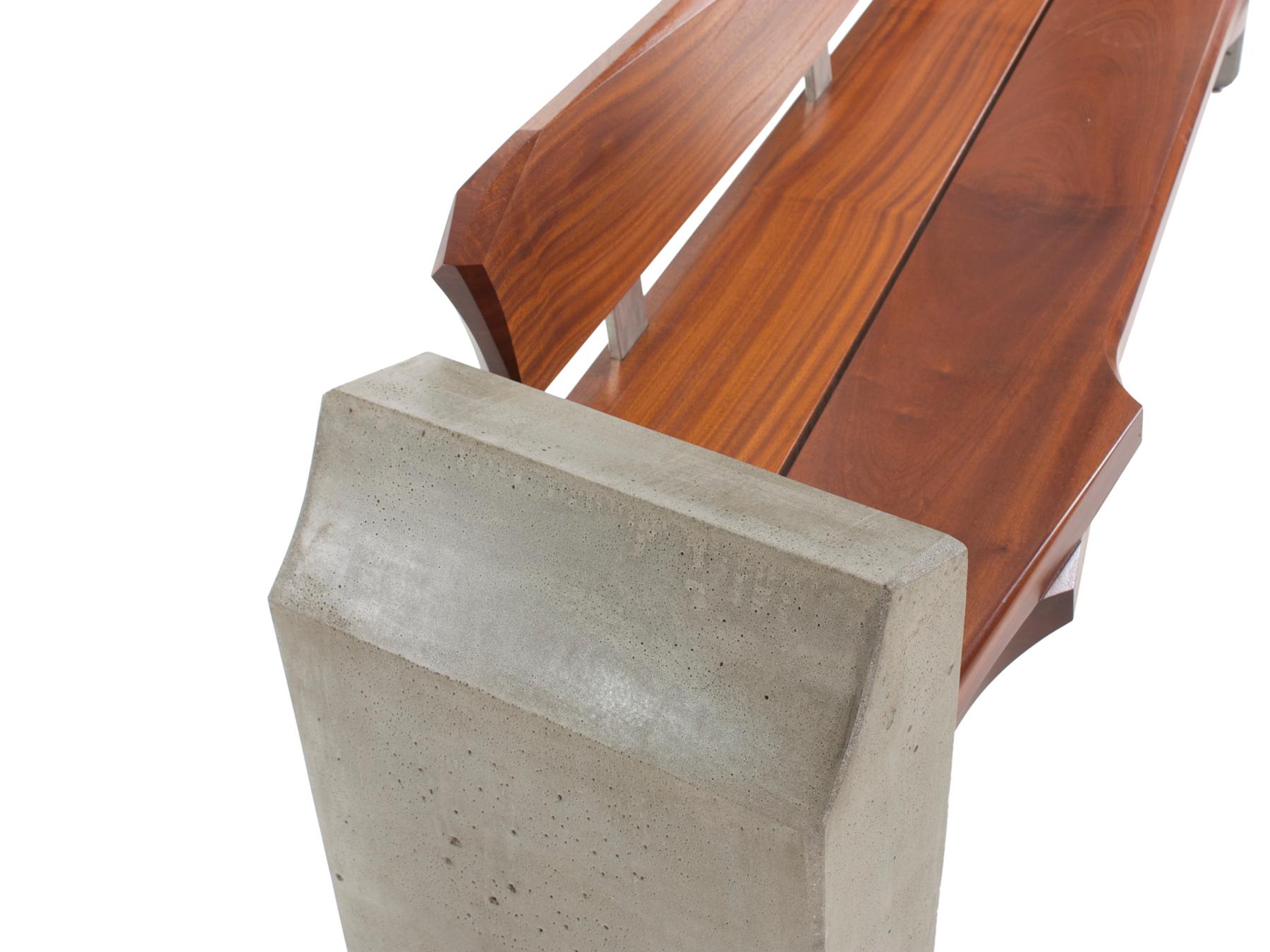 Große skulpturale moderne Bank aus Gussbeton und Holz mit einer Rückenlehne von Nico Yektai (Moderne) im Angebot
