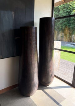 Grande fioriera scultorea in legno di palma, moderna e organica con una straordinaria texture del legno