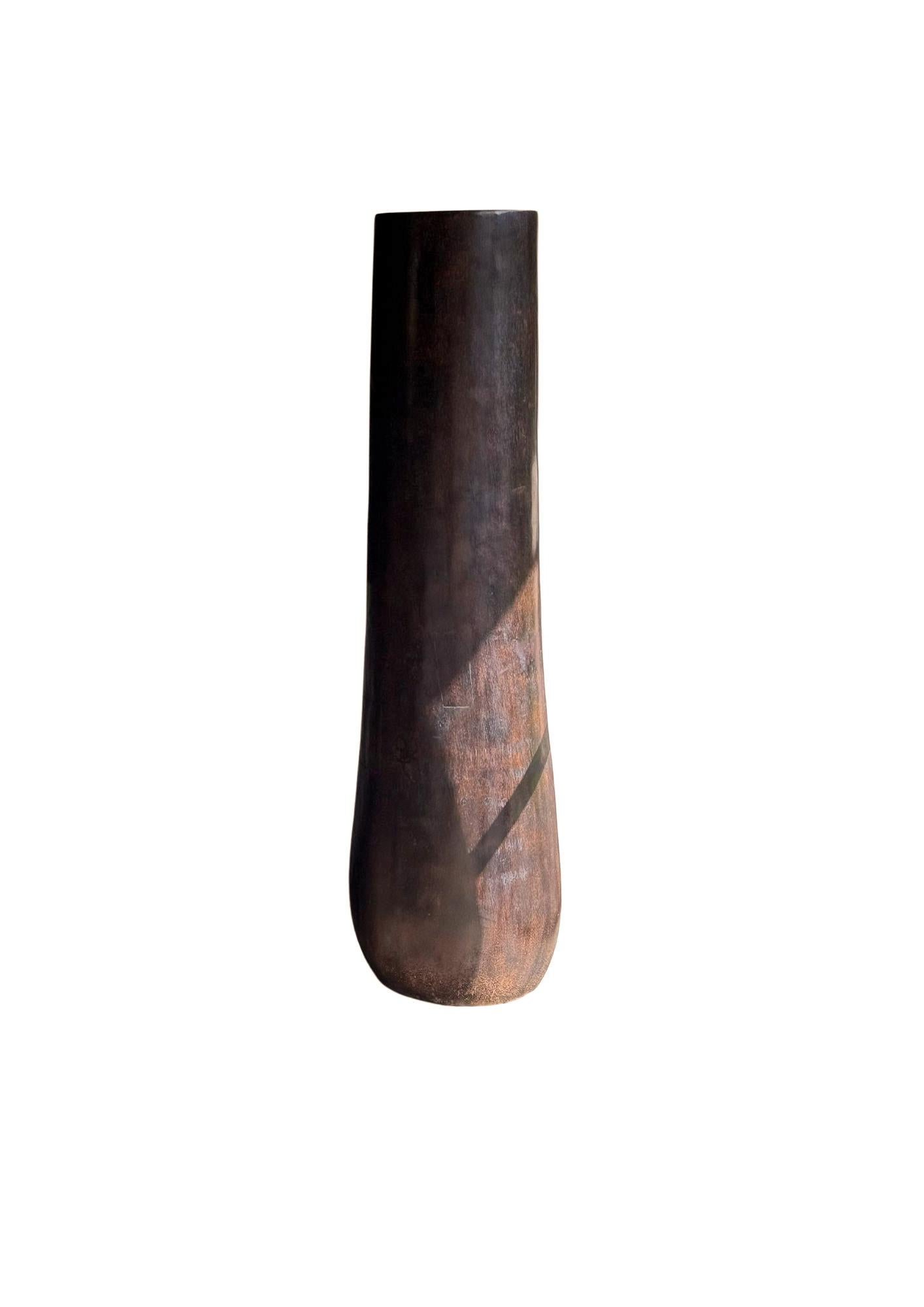 Großes skulpturales Palmenholz-Pflanzgefäß, modern und organisch mit atemberaubenden Holztexturen (Organische Moderne) im Angebot
