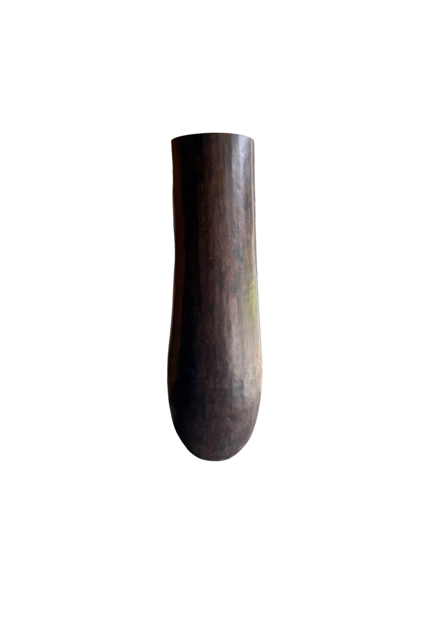 Großes skulpturales Palmenholz-Pflanzgefäß, modern und organisch mit atemberaubenden Holztexturen (Organische Moderne) im Angebot