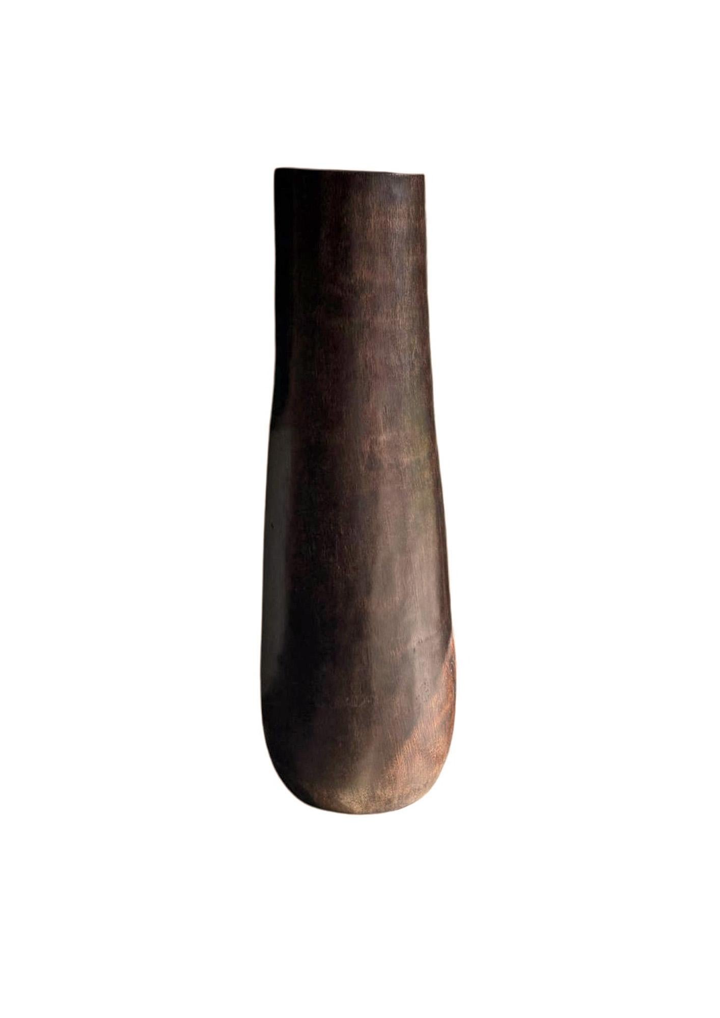 Großes skulpturales Palmenholz-Pflanzgefäß, modern und organisch mit atemberaubenden Holztexturen im Zustand „Gut“ im Angebot in Jimbaran, Bali