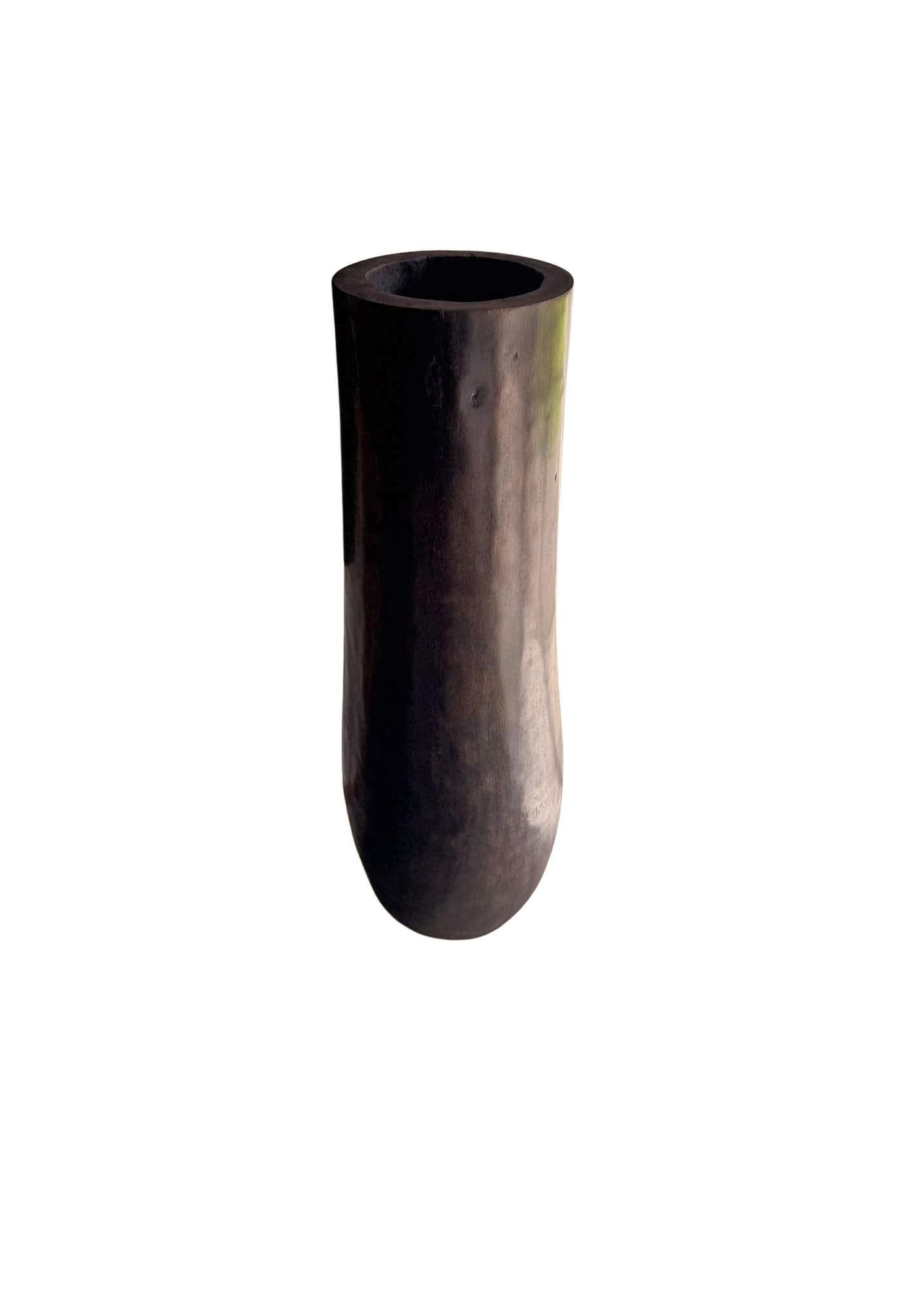 Großes skulpturales Palmenholz-Pflanzgefäß, modern und organisch mit atemberaubenden Holztexturen im Angebot 1