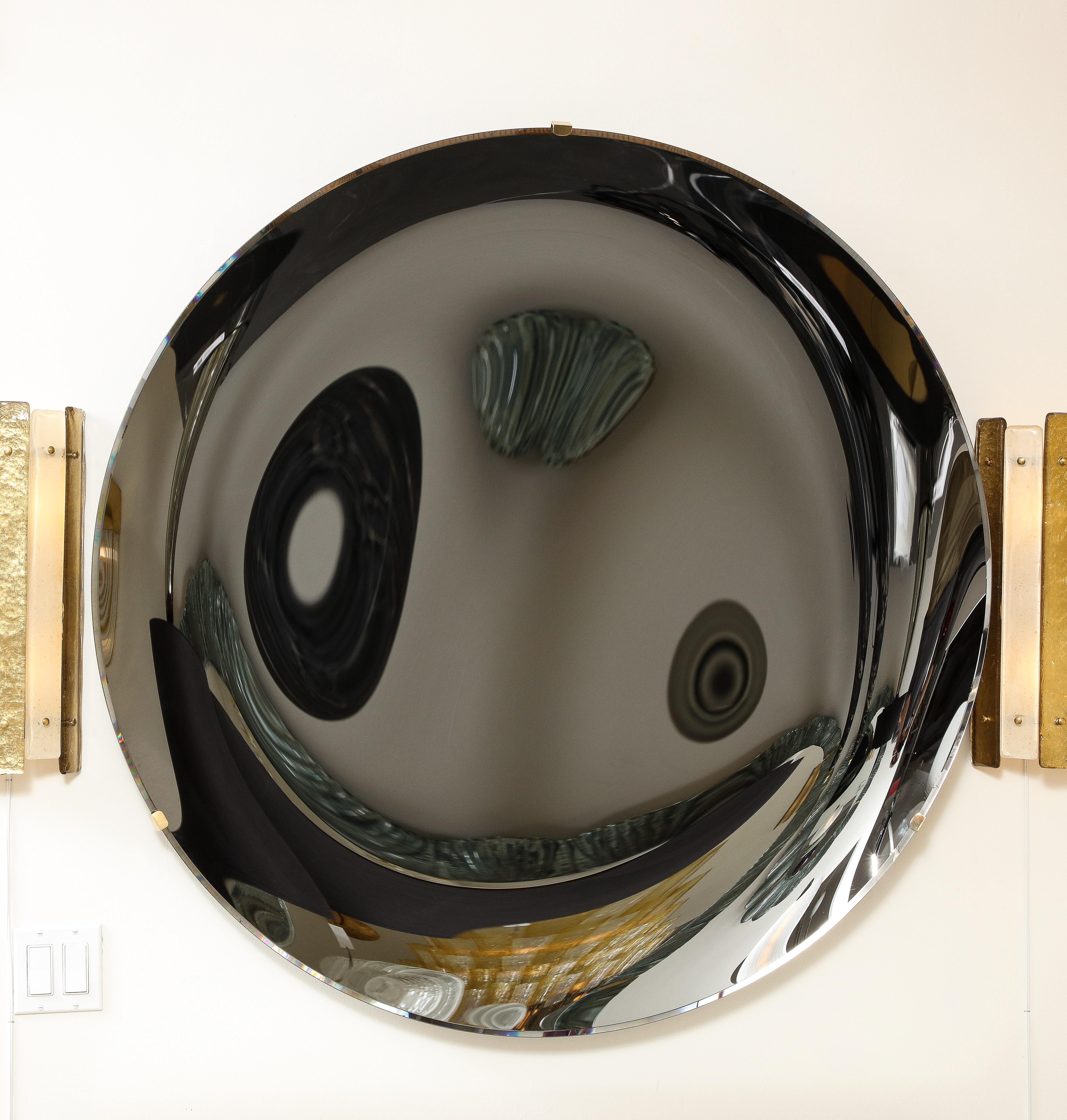 Großer skulpturaler runder konkaver schwarzer Silberspiegel oder Wandspiegel, Italien, 47 Zoll Durchmesser. im Zustand „Neu“ im Angebot in New York, NY