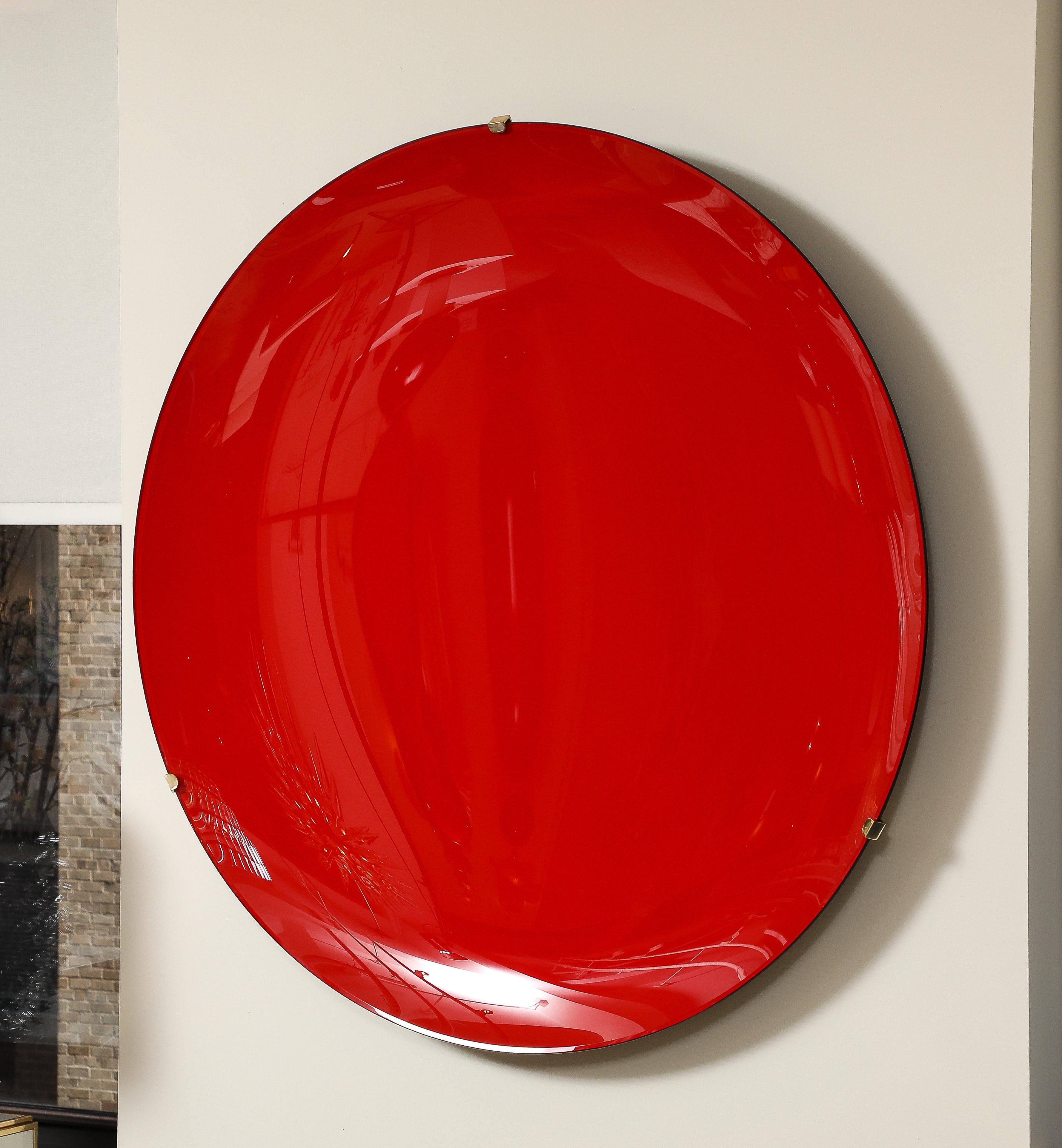 Fait main Grande sculpture murale ronde en verre concave rouge, Italie