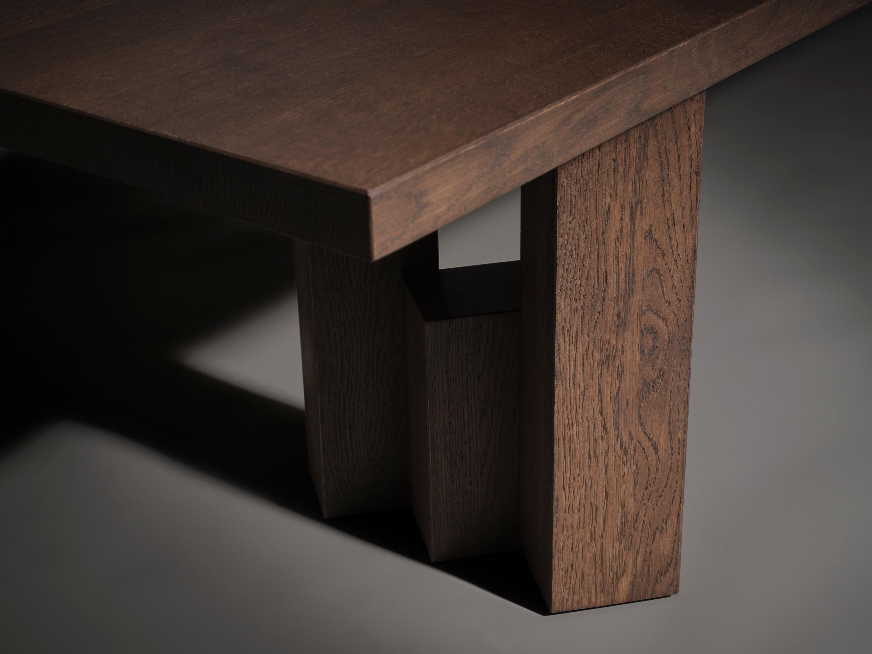 Olandese Grande panchina scultorea in legno massiccio di Oak Wood Fenestra in vendita