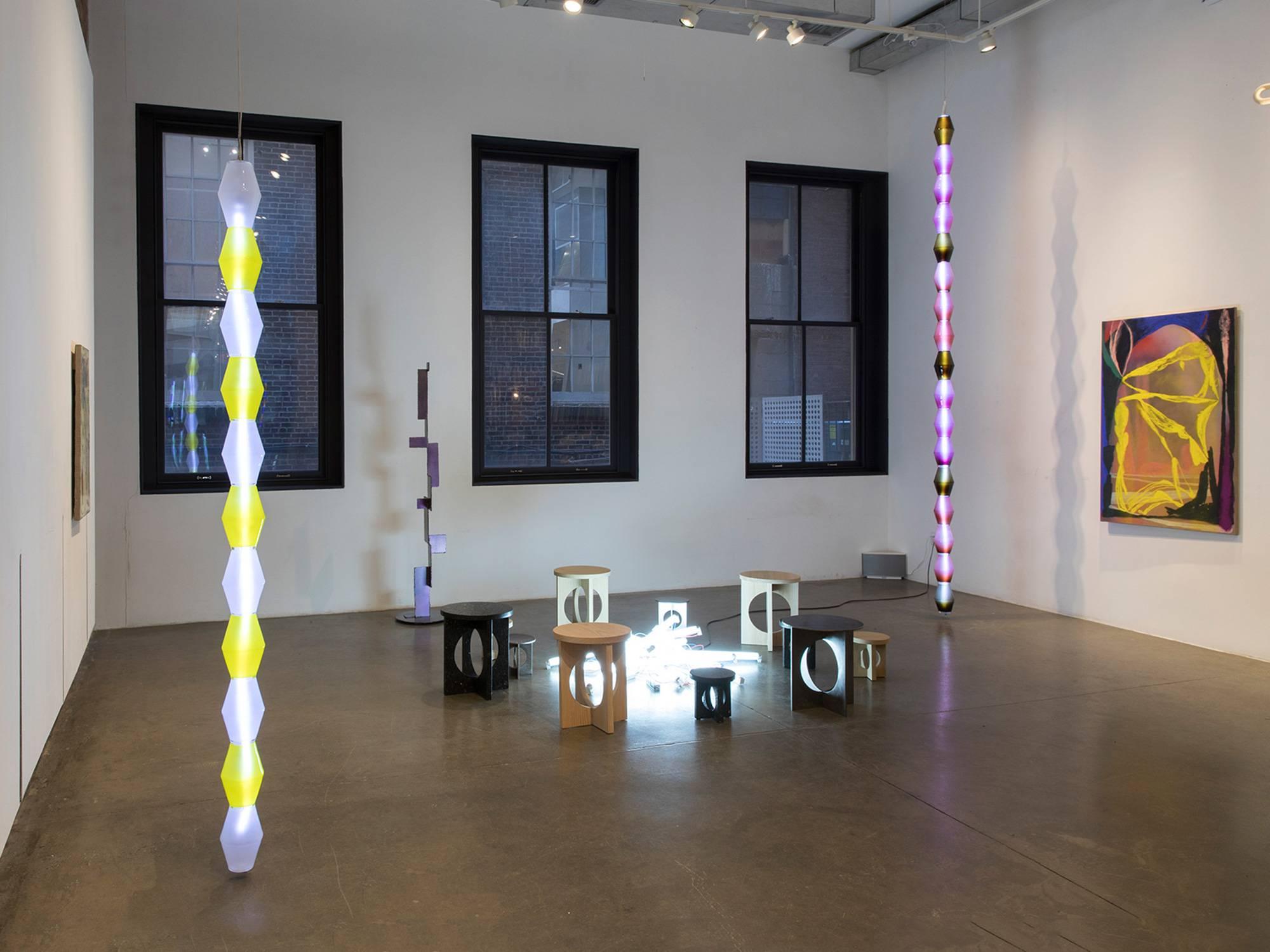 Große skulpturale Hängeleuchte aus gestapeltem Glas „Pearl Buoy“ von Tron Meyer im Angebot 1