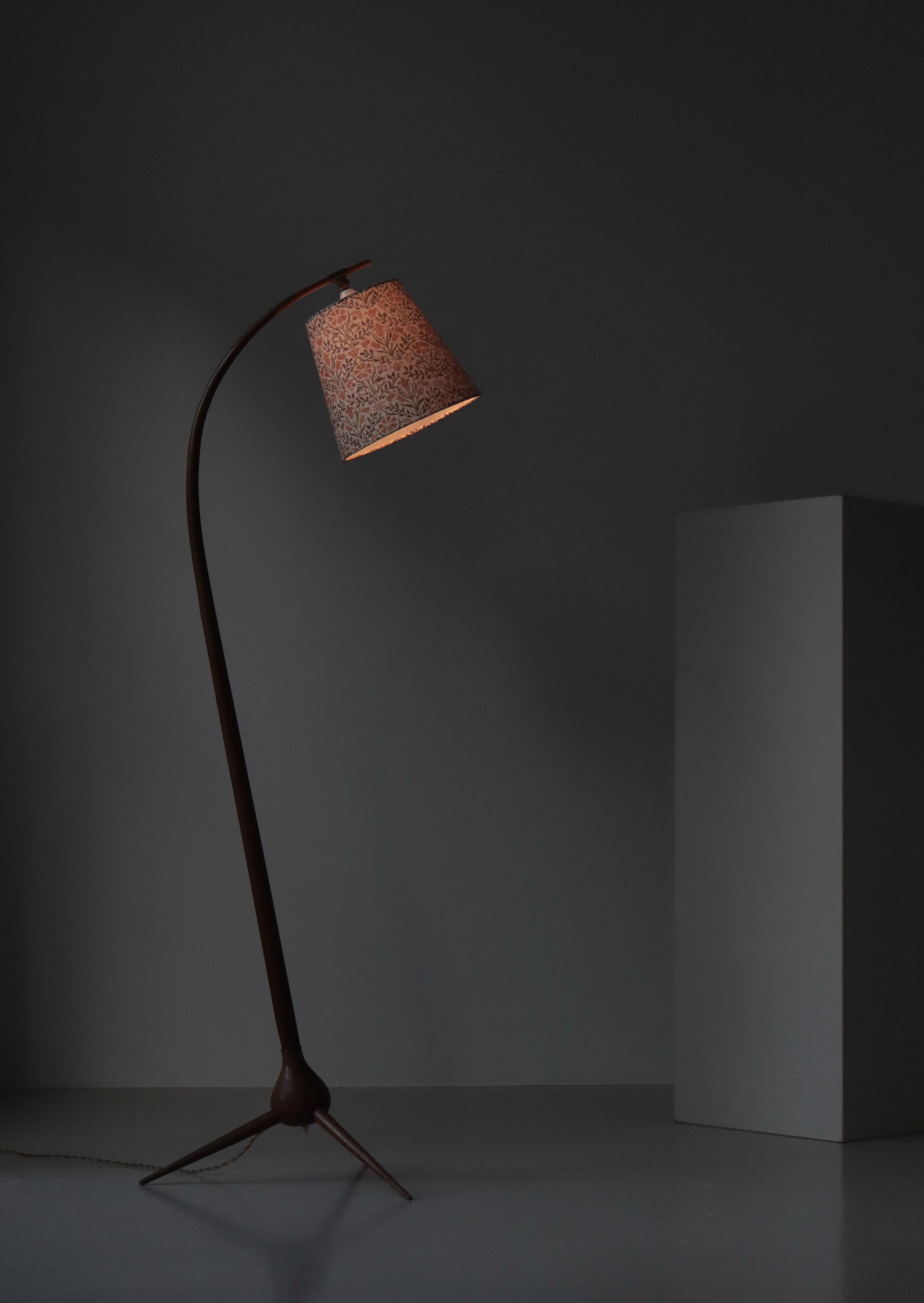 Mid-20th Century Large Sculptural Tripod 