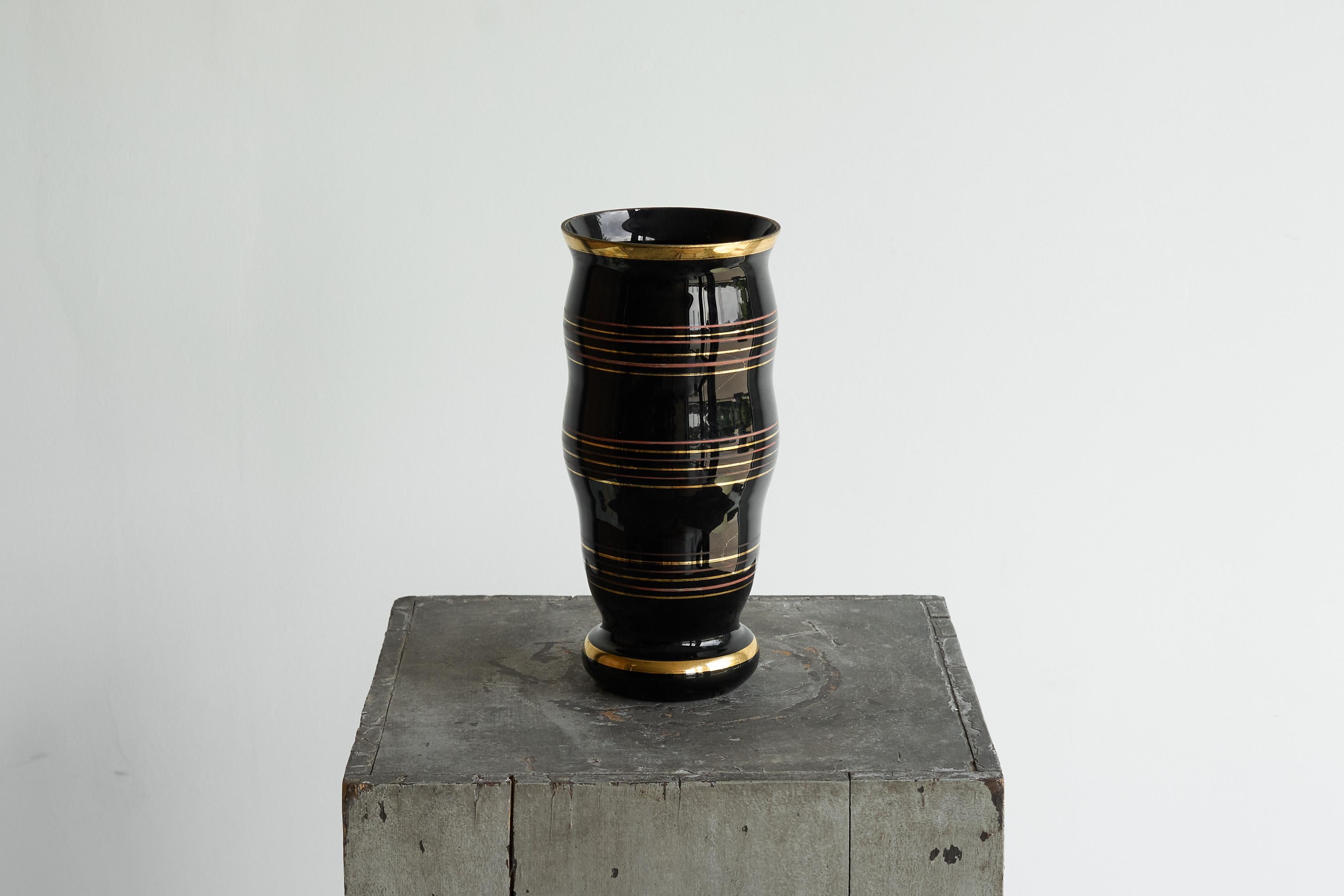 Grande vaso scultoreo in vetro artistico Belgio anni '40 In condizioni buone in vendita a Meer, VAN