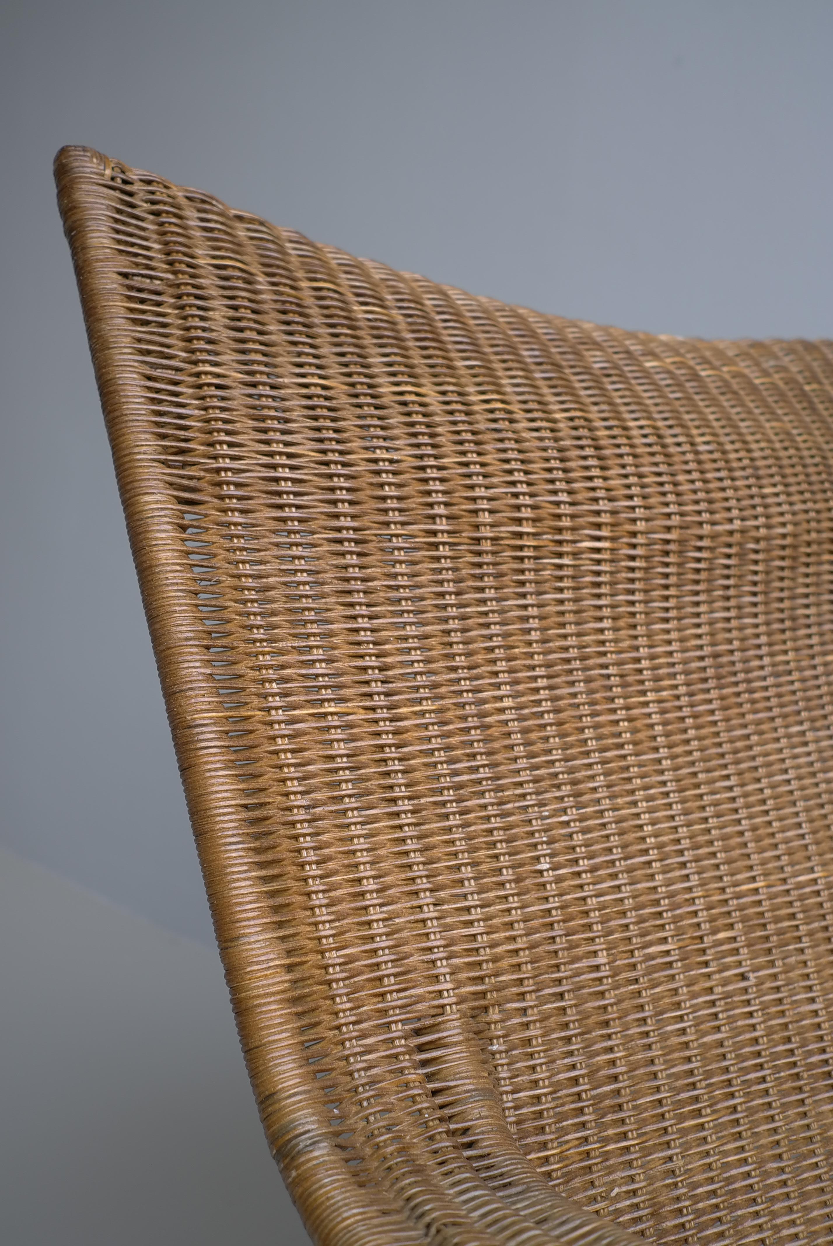 Large Sculptural Wicker Lounge Chair, France circa 1970 For Sale 9