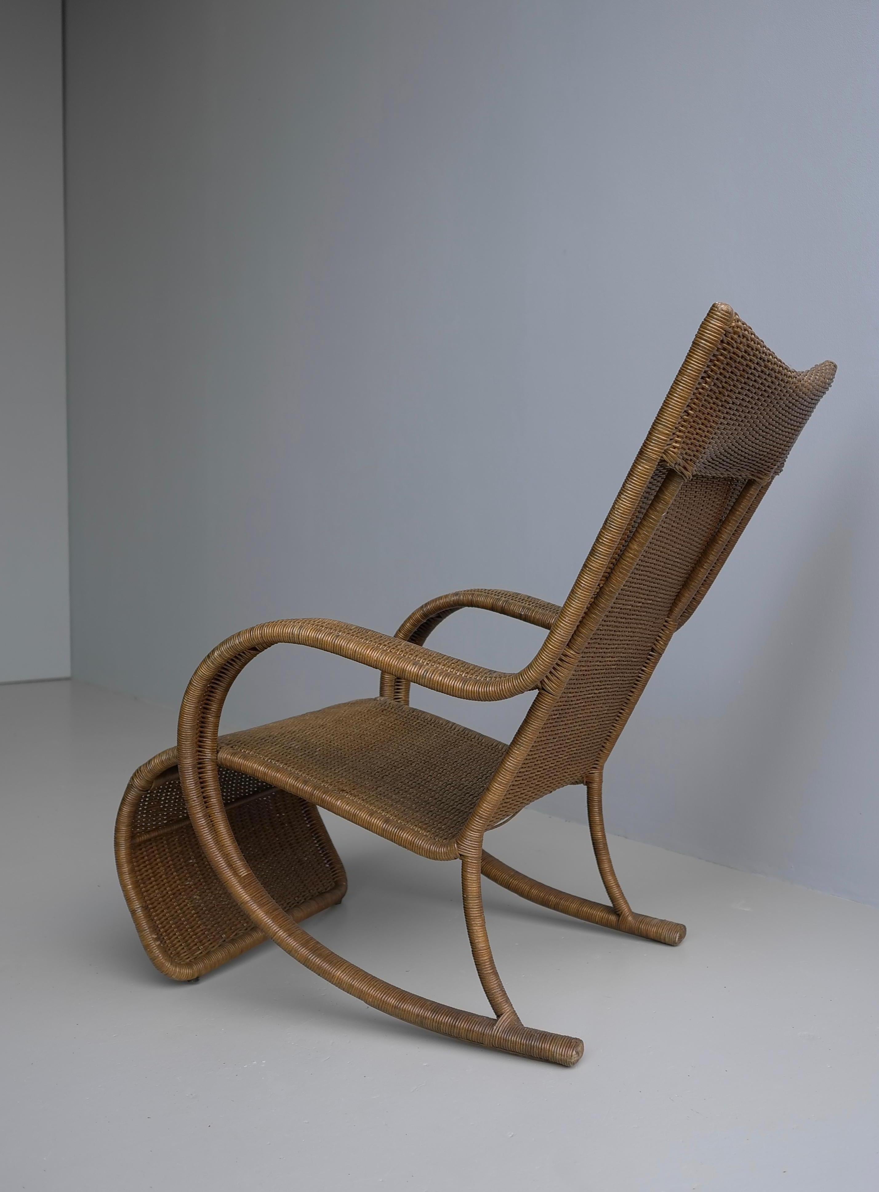 Large Sculptural Wicker Lounge Chair, France circa 1970 For Sale 12