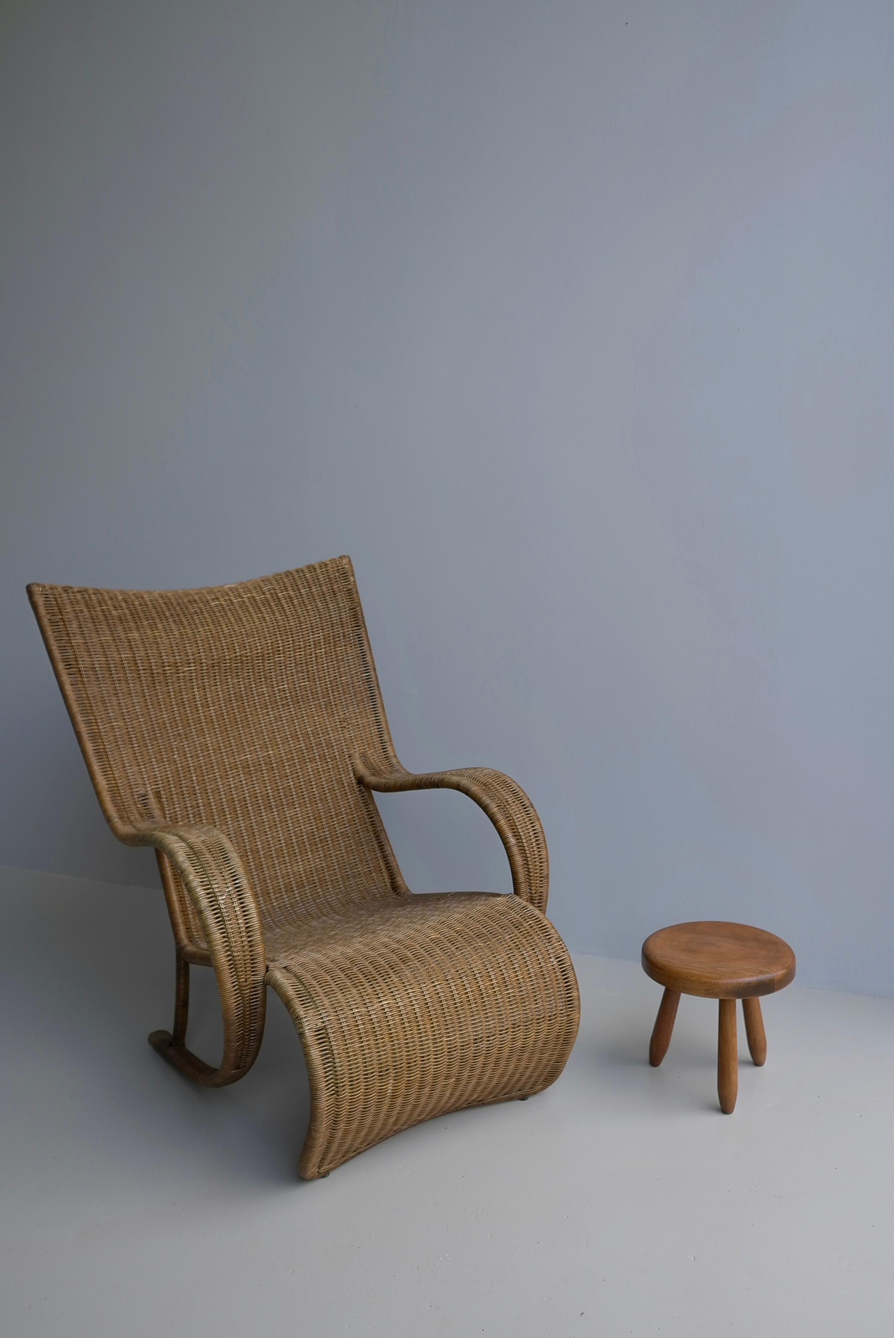 Mid-Century Modern Large Sculptural Wicker Lounge Chair, France circa 1970 For Sale