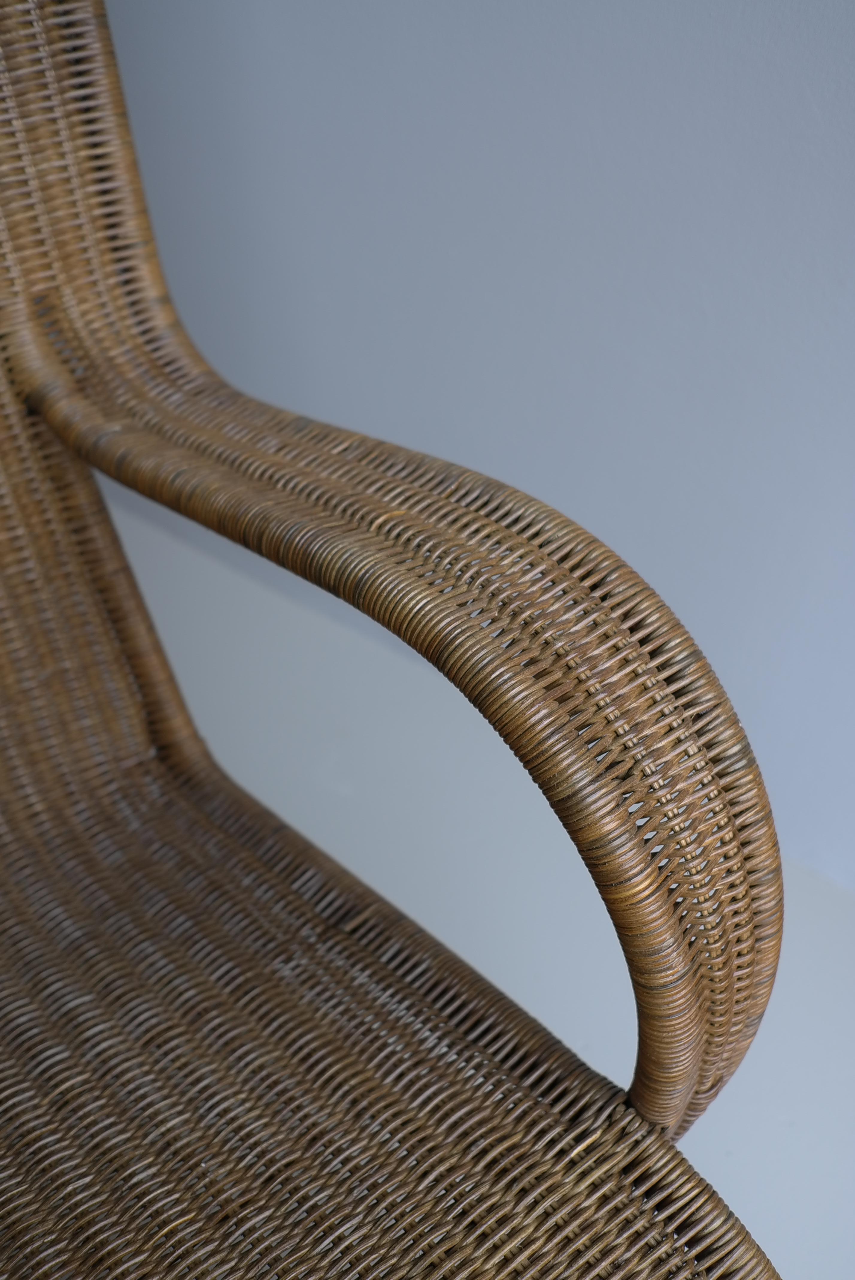 Large Sculptural Wicker Lounge Chair, France circa 1970 For Sale 1
