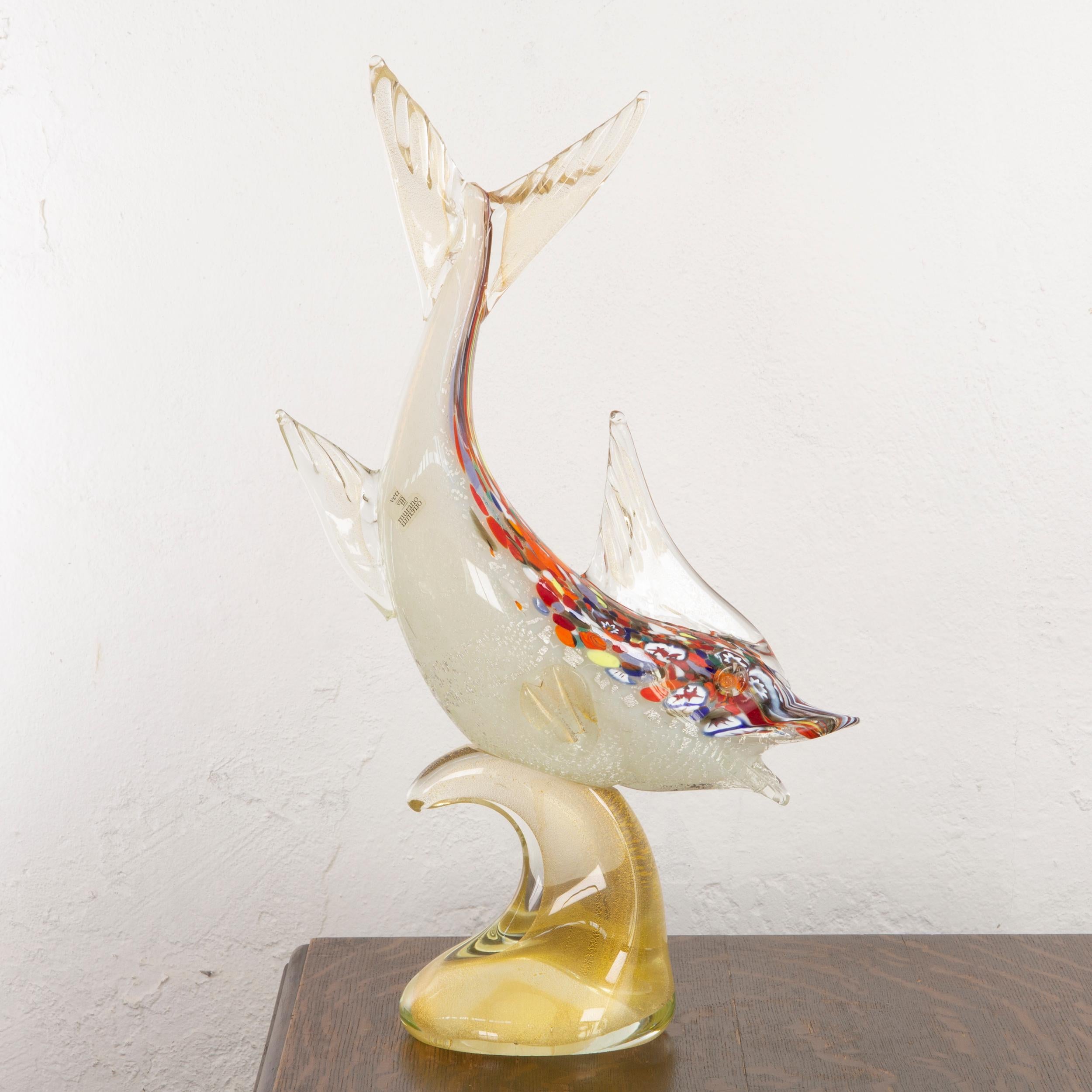 Große Skulptur Fisch künstlerischen Murano-Glas, mehrfarbig und Gold, Made in Italy (Handgefertigt) im Angebot