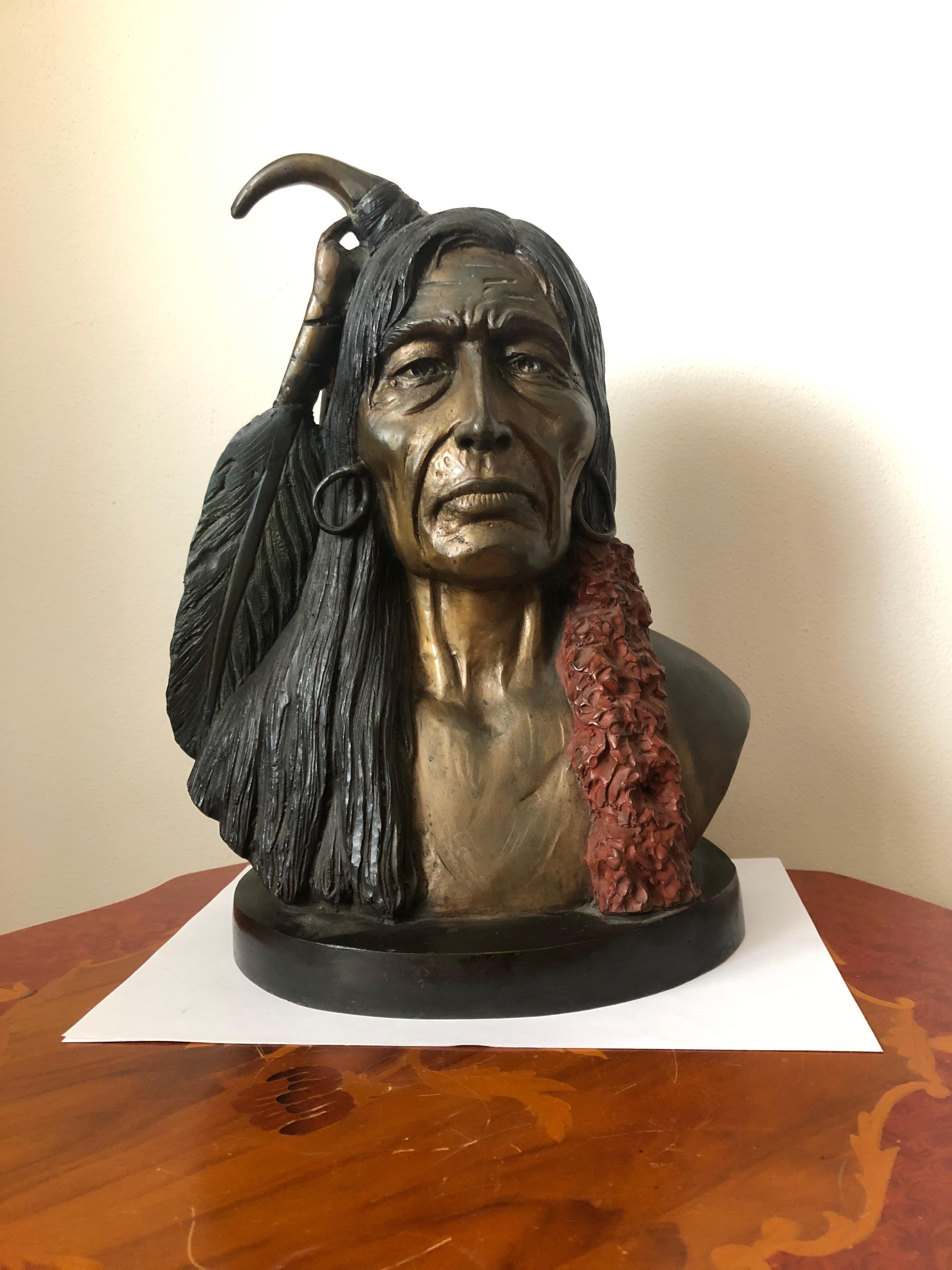 Große Skulptur eines amerikanischen indischen Gesichts (Bronze) im Angebot