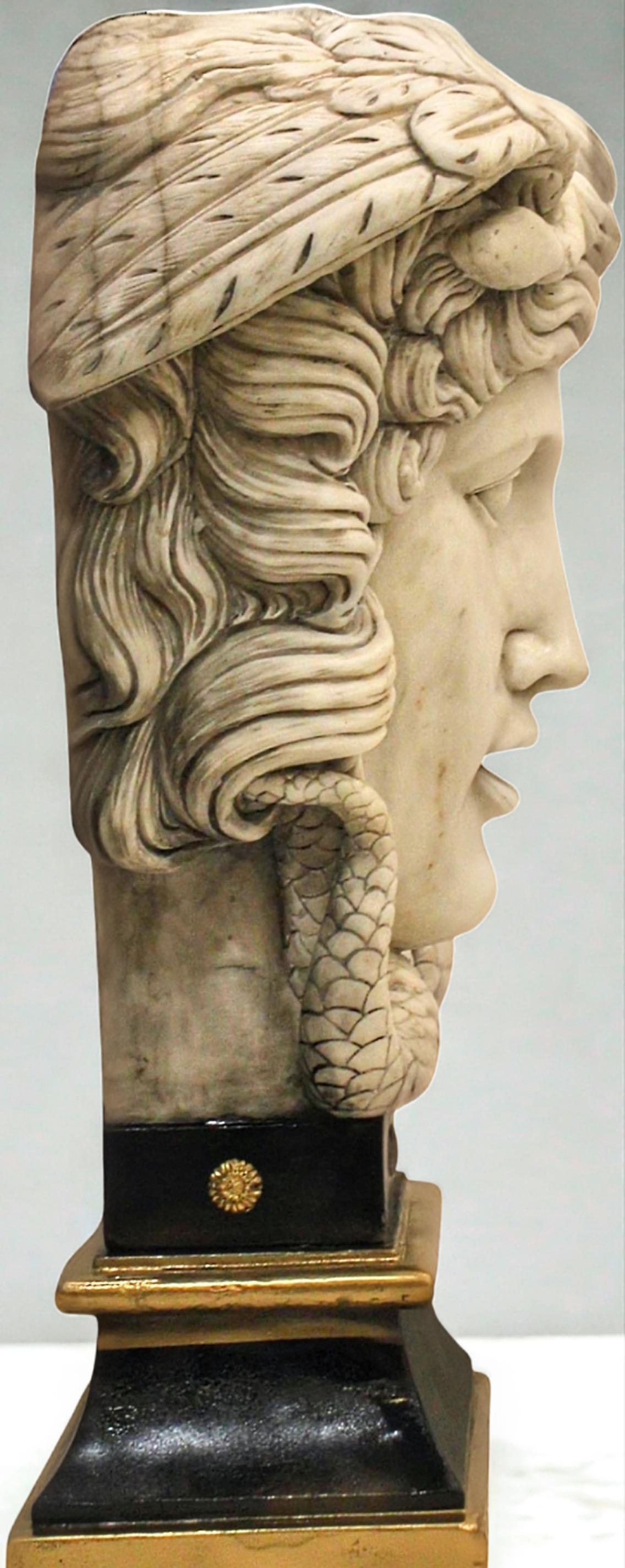 XX secolo Grande scultura di Medusa Rondanini in vendita