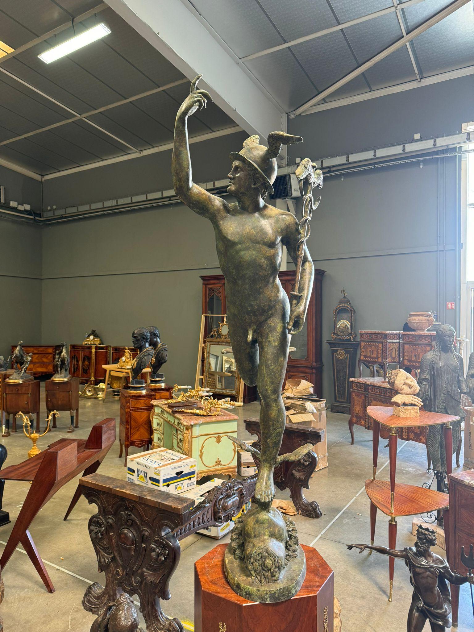 Large Sculpture of Mercury - 190 cm - Roman Style In condizioni buone in vendita a Madrid, ES