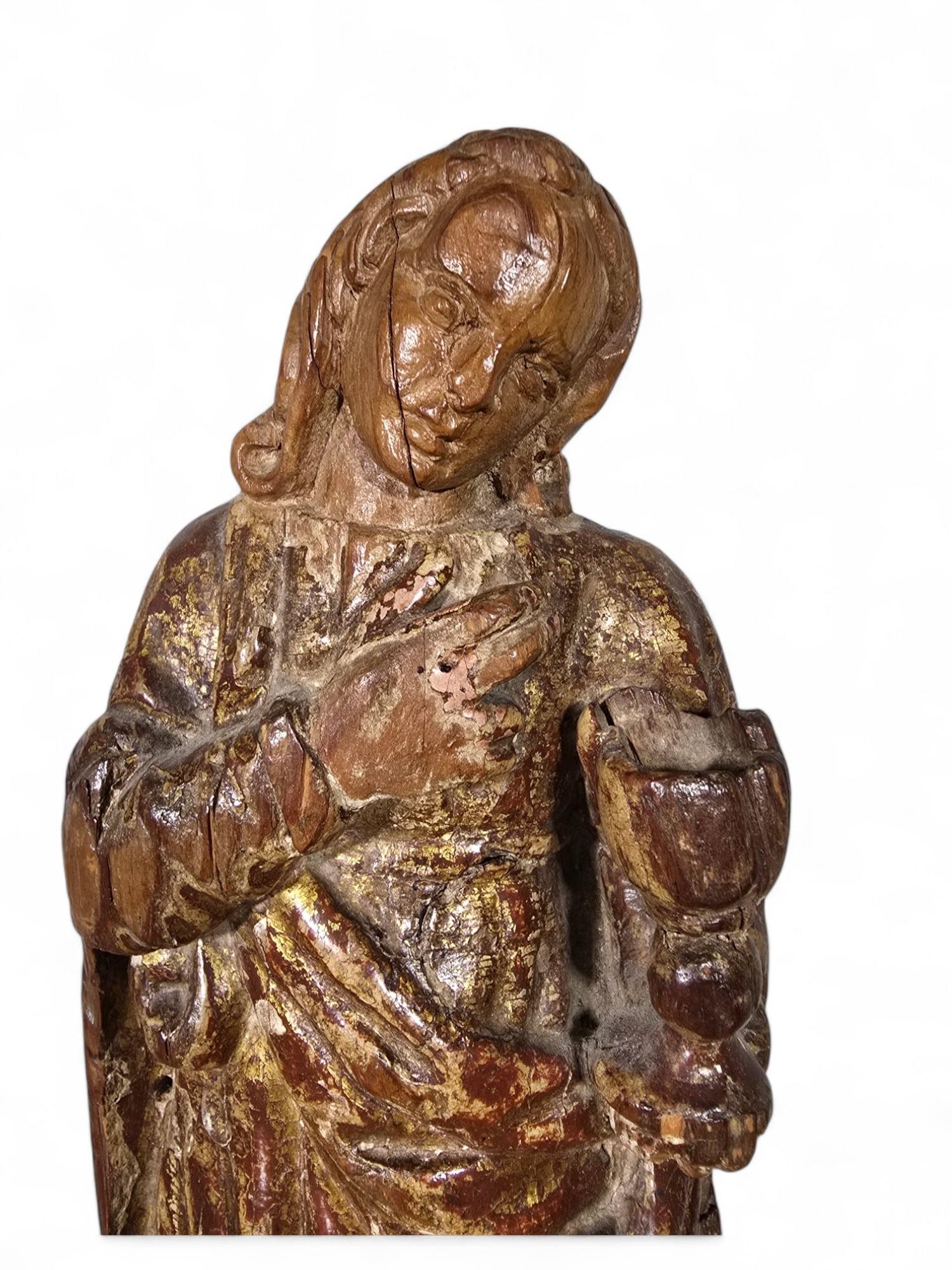 Large Sculpture of the Virgin Mary from the 16th Century Dimensions: 98x35x25 cm For Sale 7