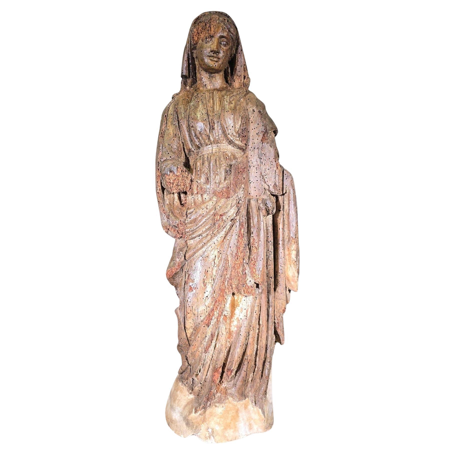 Grande scultura della Vergine Maria del XVI secolo Dimensioni: 98x35x25 cm