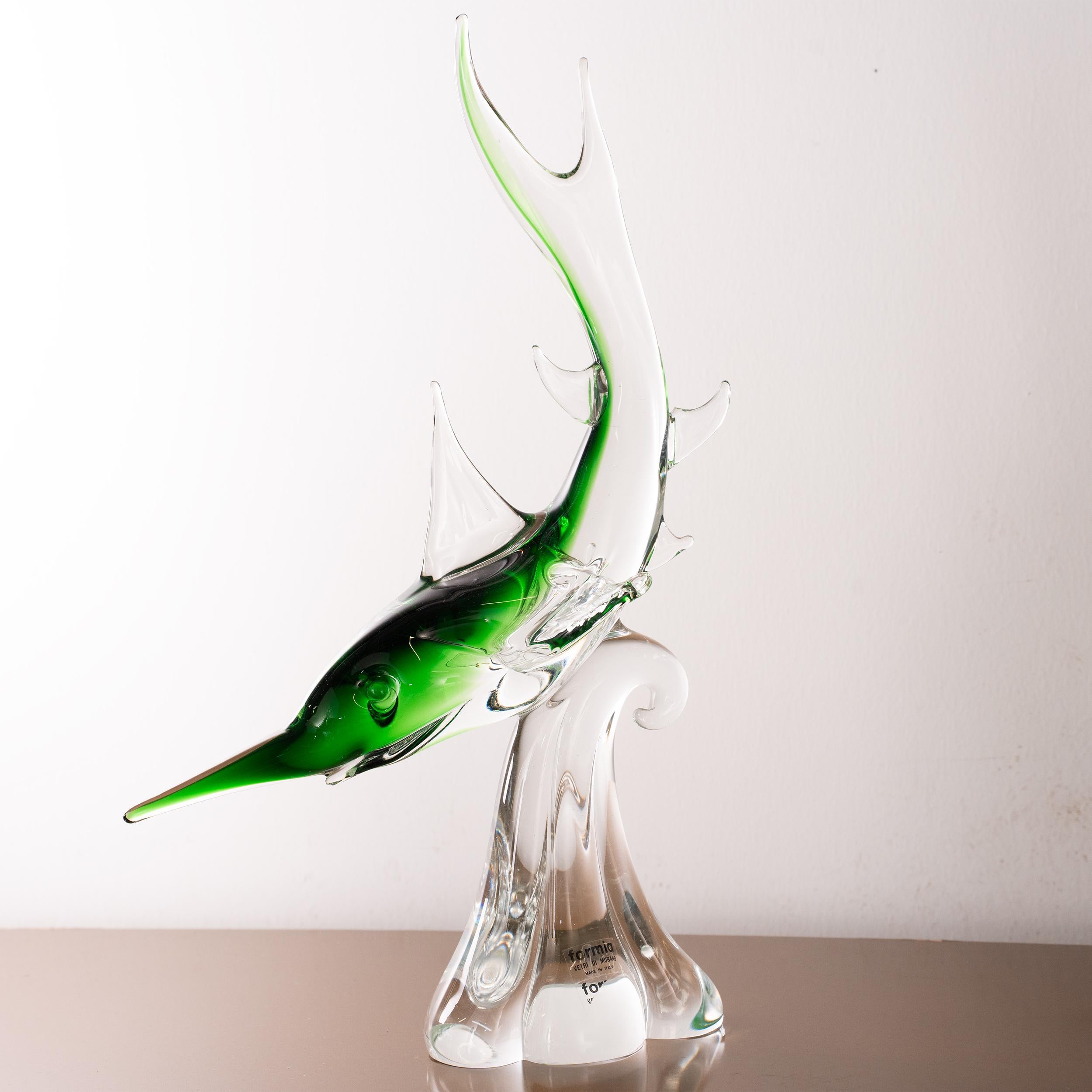 Skulptur aus Murano Glas, grüner Schwertfisch mit Kristalldetails, Italien auf Lager

Abmessungen: L 27 cm x H 40 cm x T 27 cm ( L 10.6