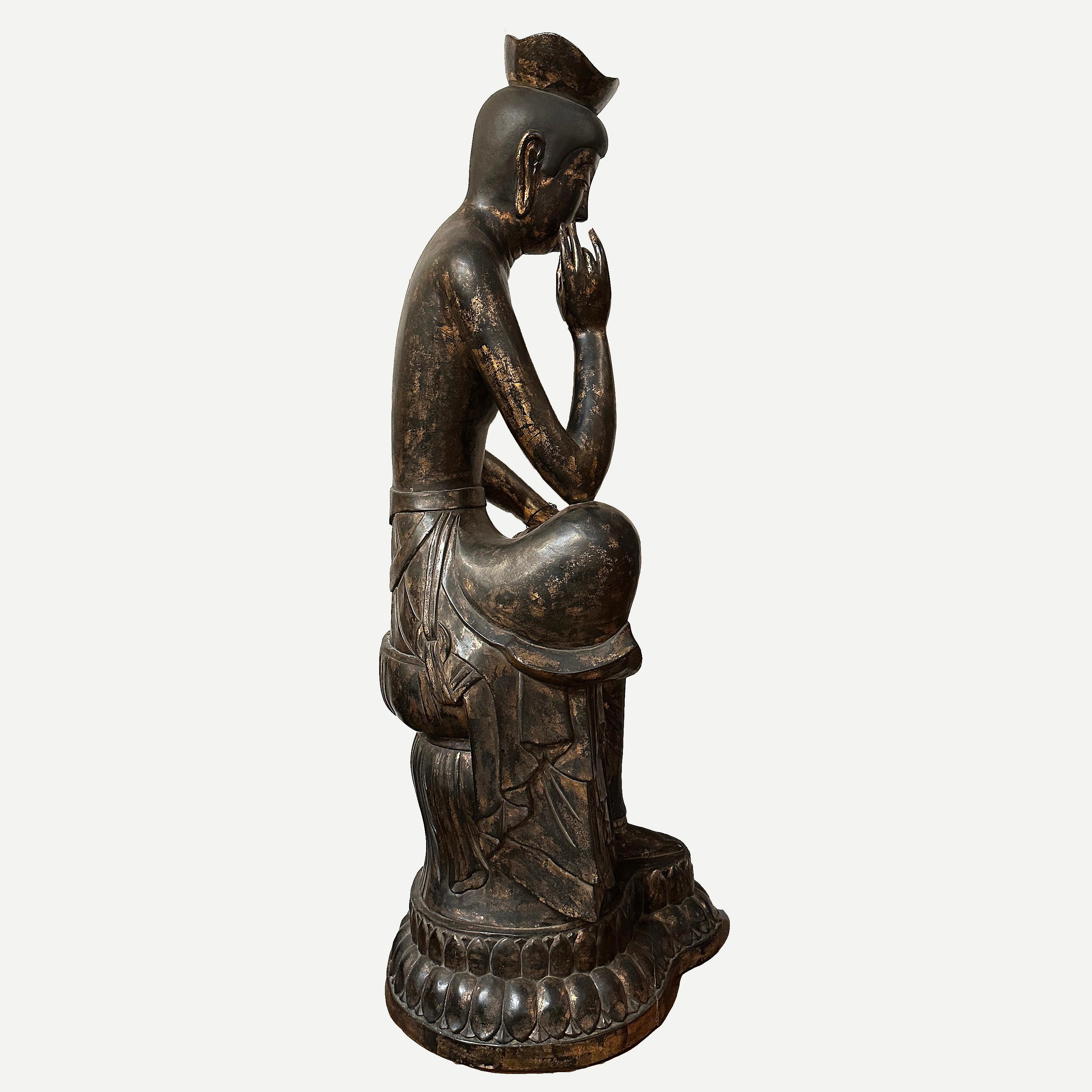 Großer sitzender Maitreya, lackierter Wowod, 20. Jahrhundert (Holz) im Angebot