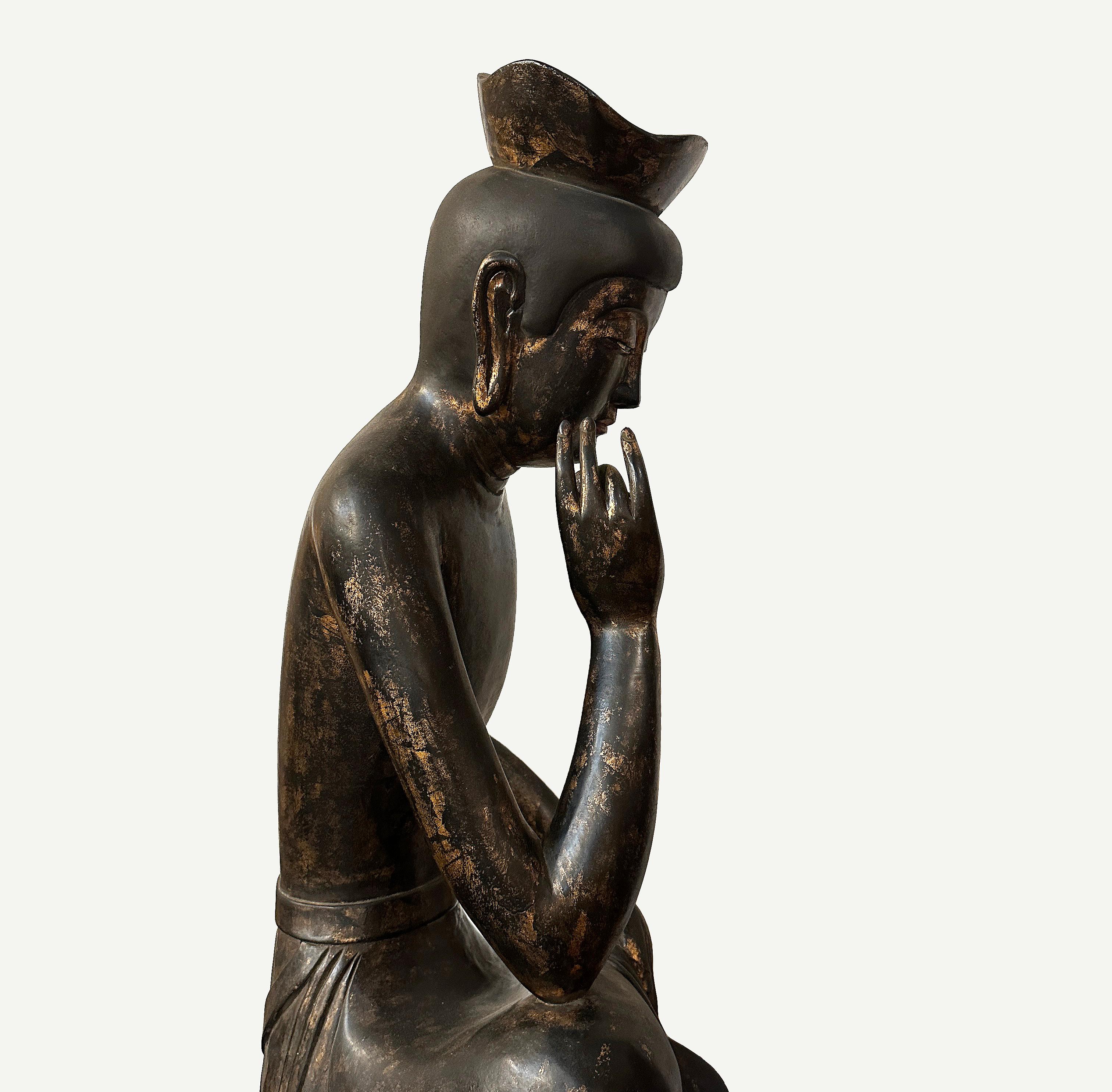 Großer sitzender Maitreya, lackierter Wowod, 20. Jahrhundert im Angebot 1